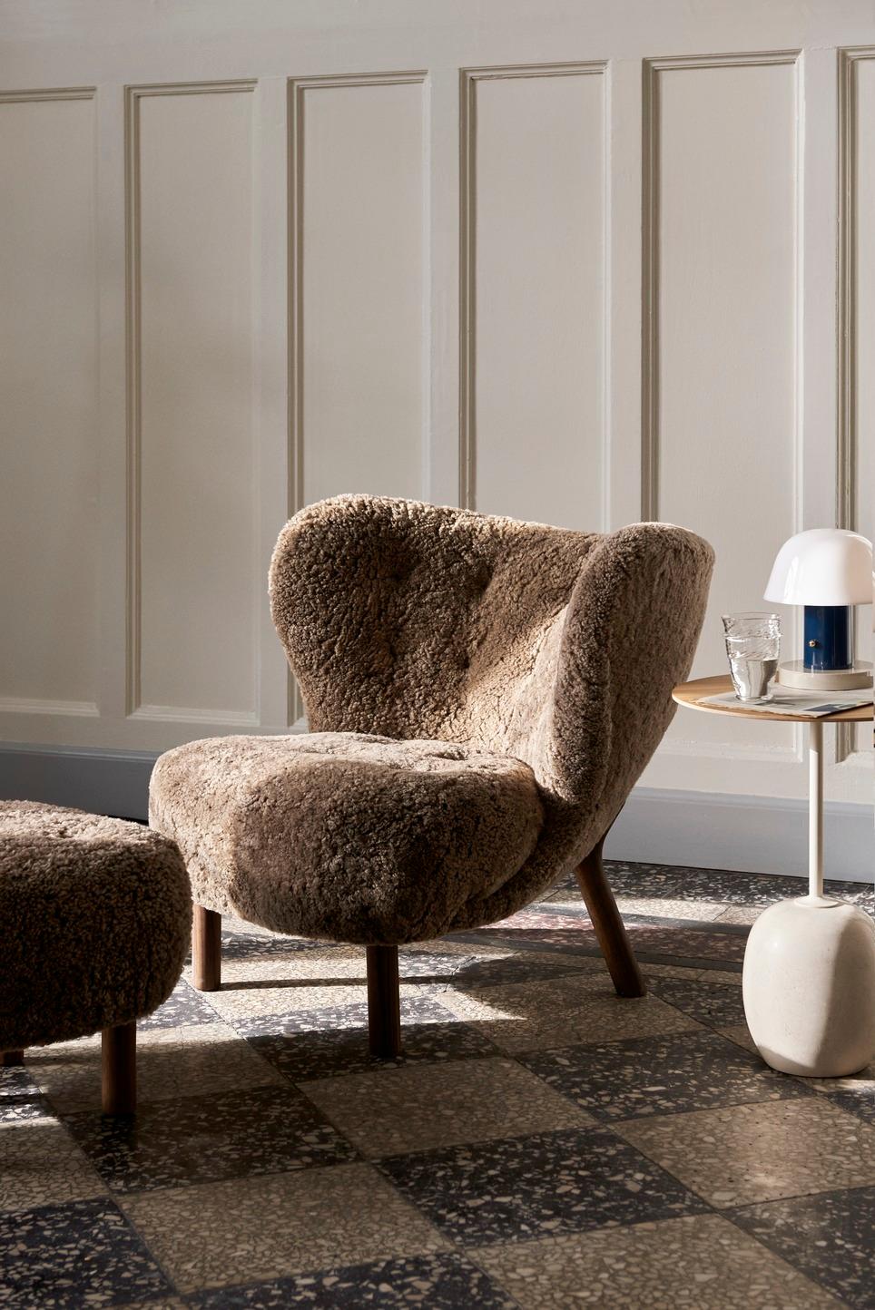 Little Petra VB1, in Sheepskin Sahara & Walnut by Viggo Boesen for & Tradition Siglo XXI y contemporáneo en venta