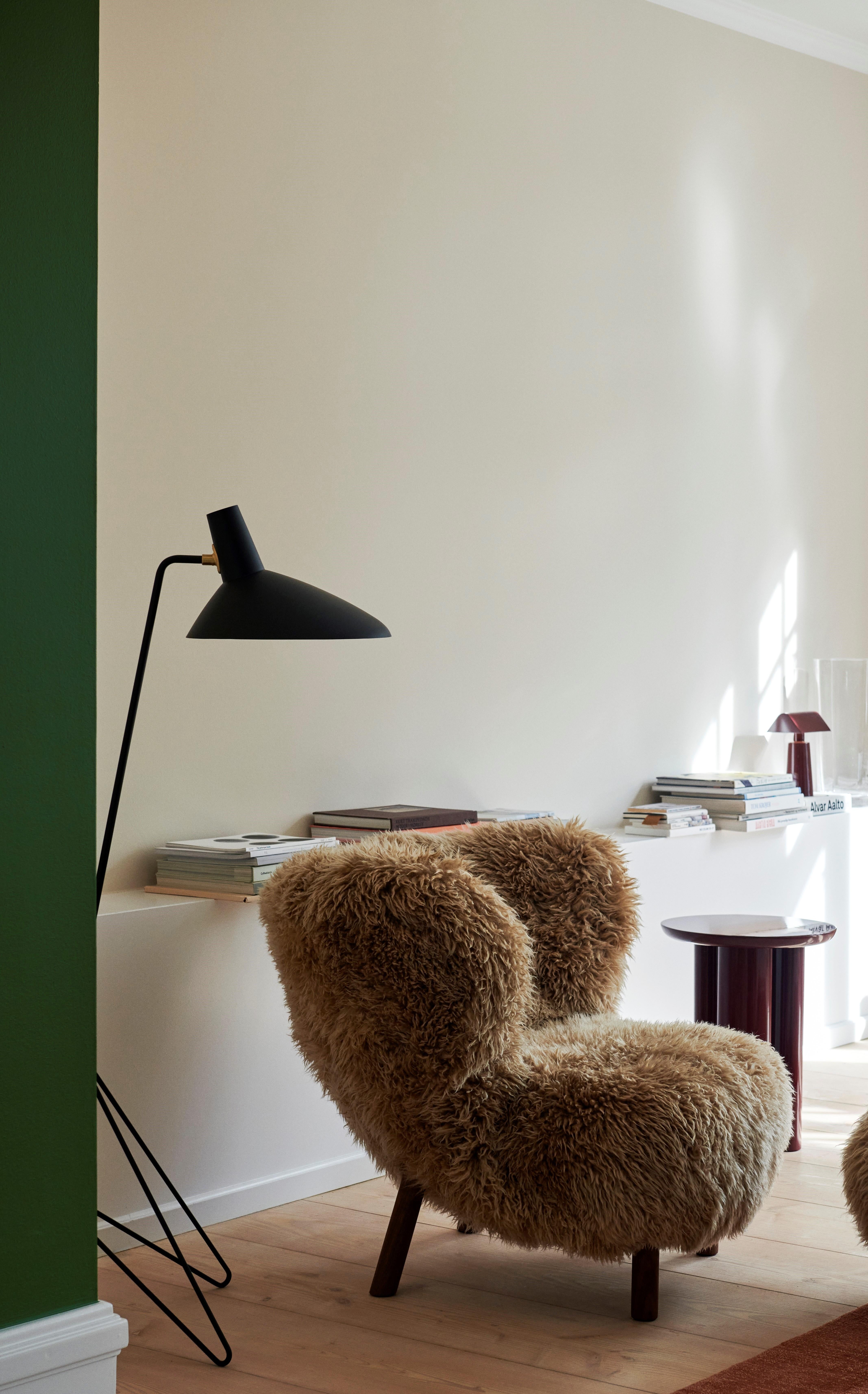 Scandinavian Modern Little Petra VB1 Lounge Chair in Sheepskin/Honey 50mm & Walnut for & Tradition For Sale
