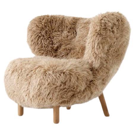 Little Petra VB1 Lounge Chair in Sheepskin/Honey 50mm & Oak for & Tradition For Sale