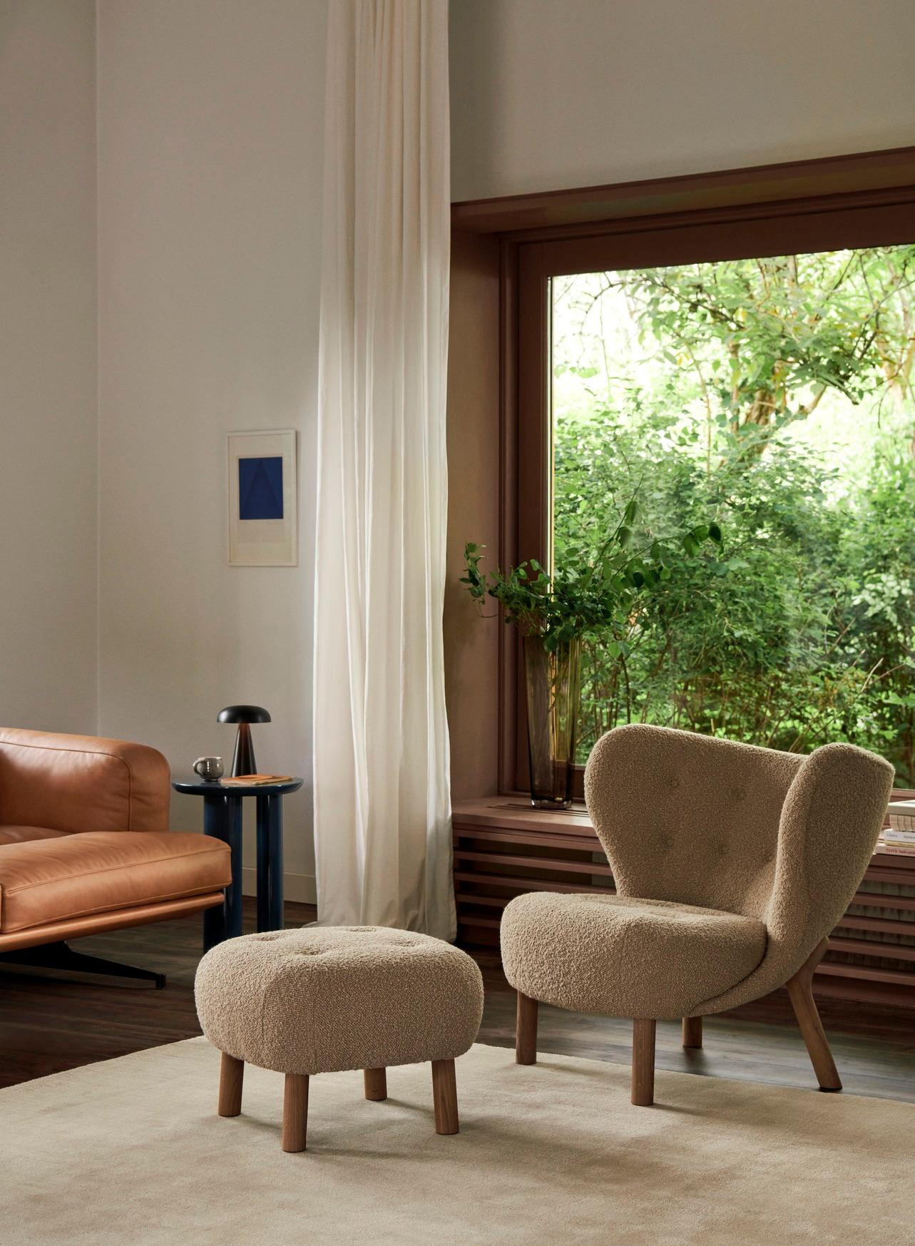 Silla y puf Little Petra VB1 en roble/COM (material propio del cliente) para &T Tela en venta