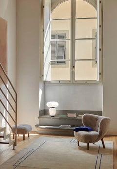 Kleiner Petra vb1 & Hocker atd1 aus Schafsfell und Eiche von Viggo Boesen für &tradition