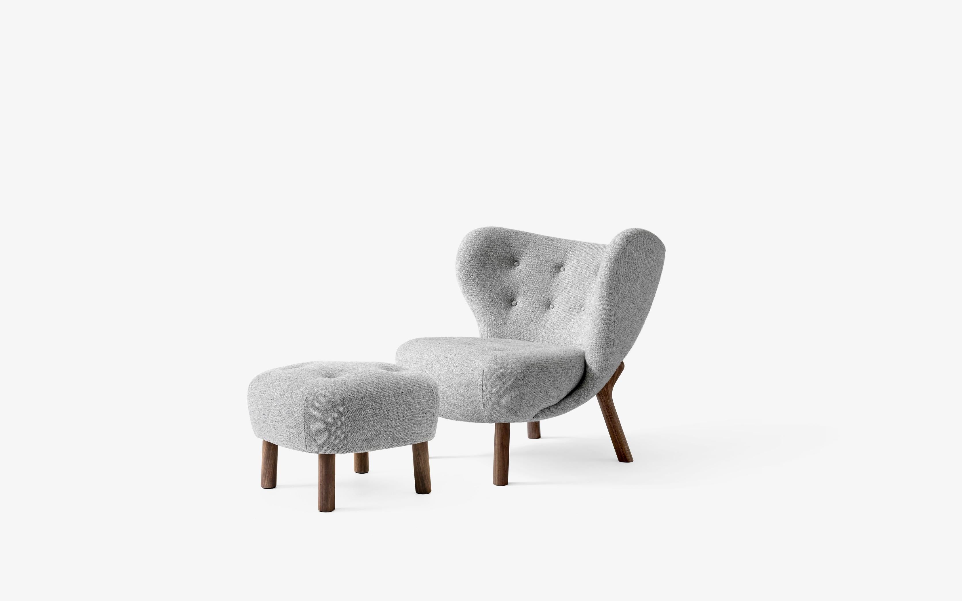 Kleiner Petra VB1 & Hocker in Hallingdal130 & Nussbaum von Viggo Boesen für &tradition (Stoff) im Angebot