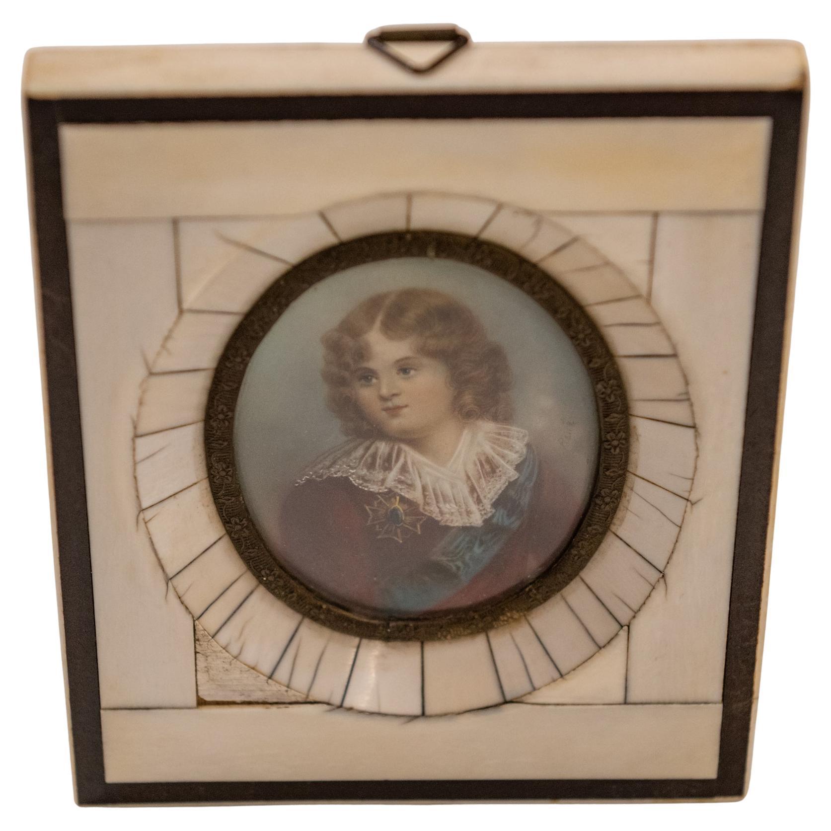 Français Petit portrait du dauphin en vente