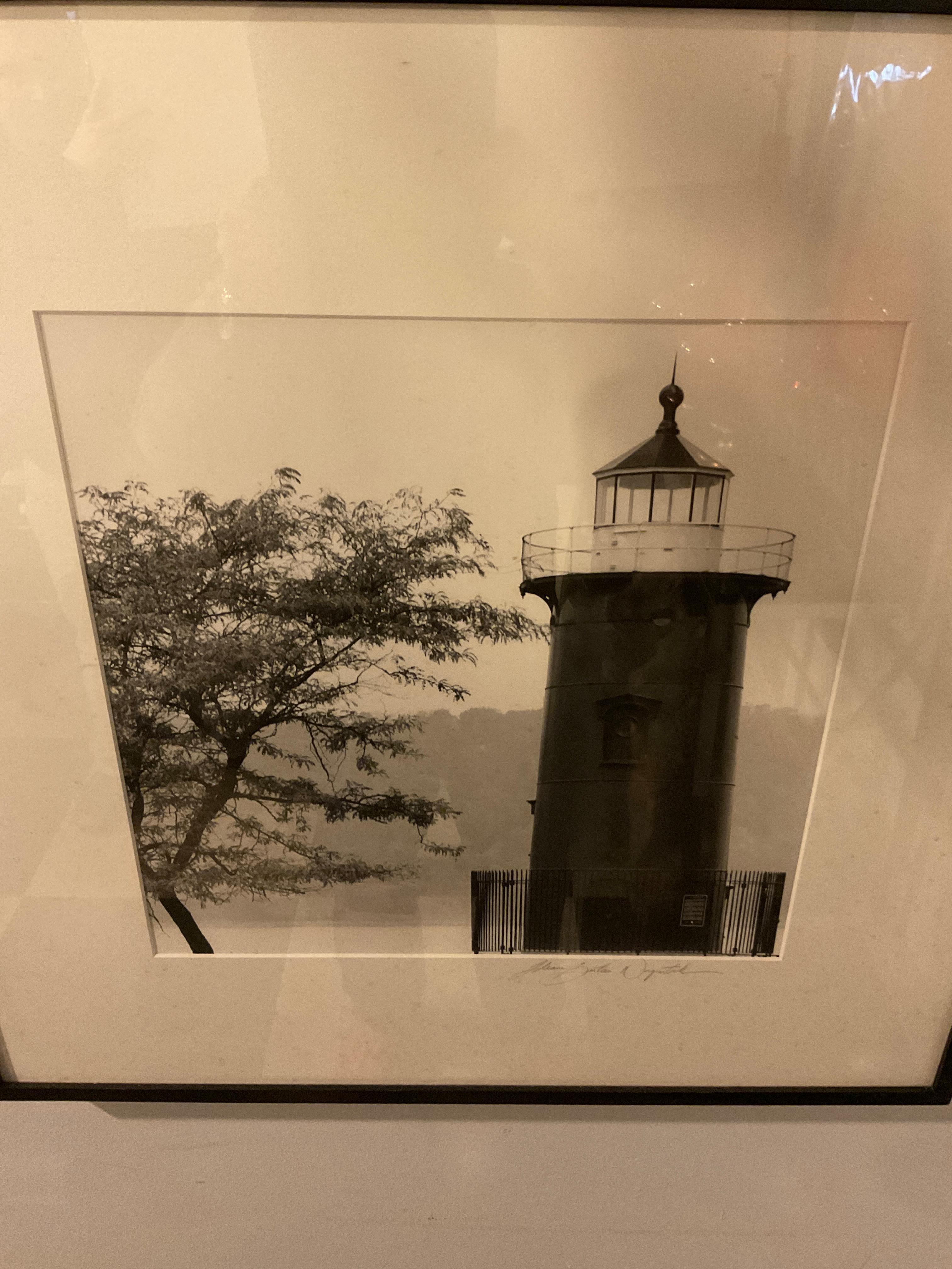 Little Red Lighthouse Fotografie von Ileane Bernstein Naprstek im Zustand „Gut“ im Angebot in Tarrytown, NY