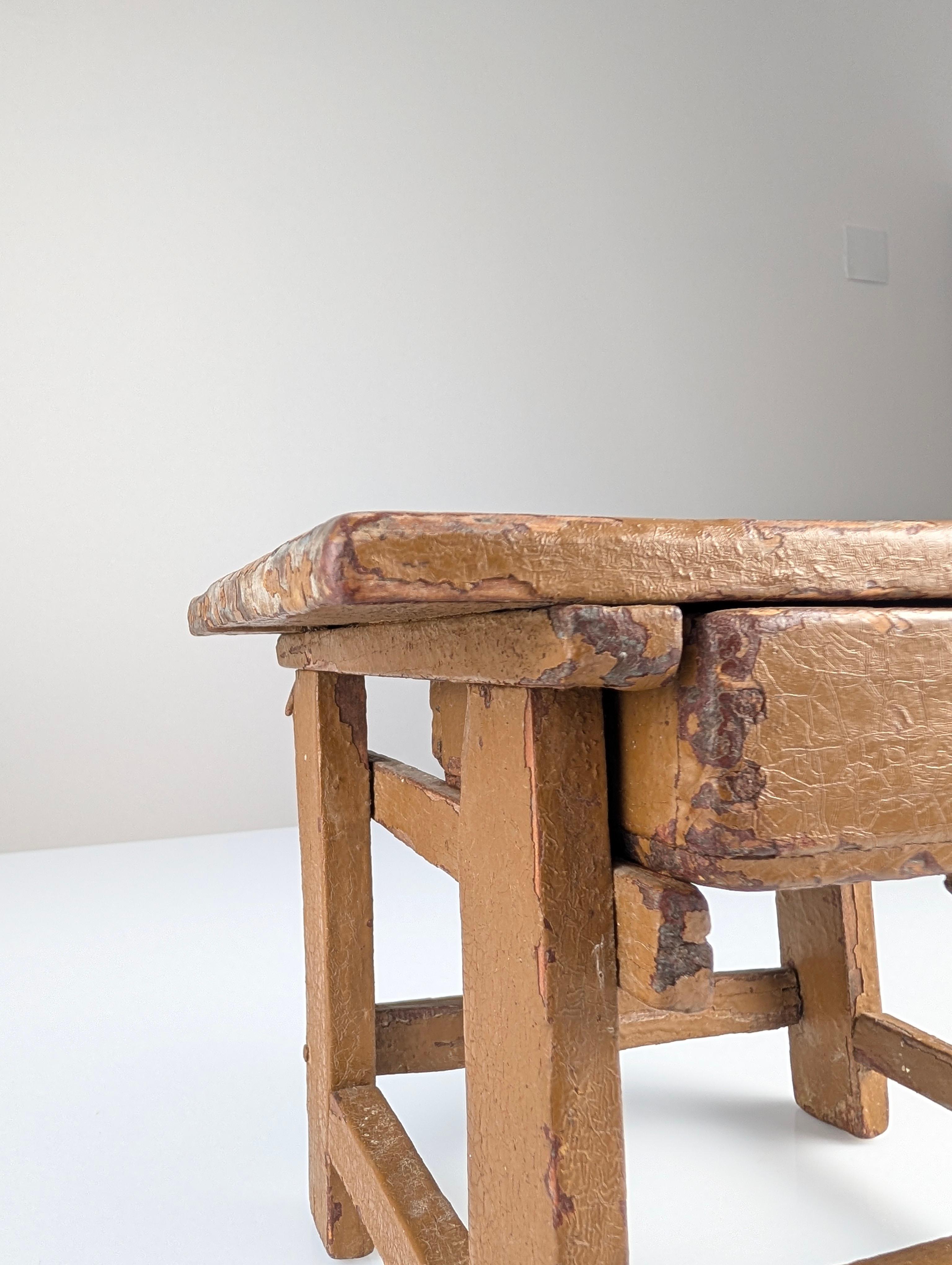 Espagnol Petit meuble d'appoint rustique, 19e siècle en vente
