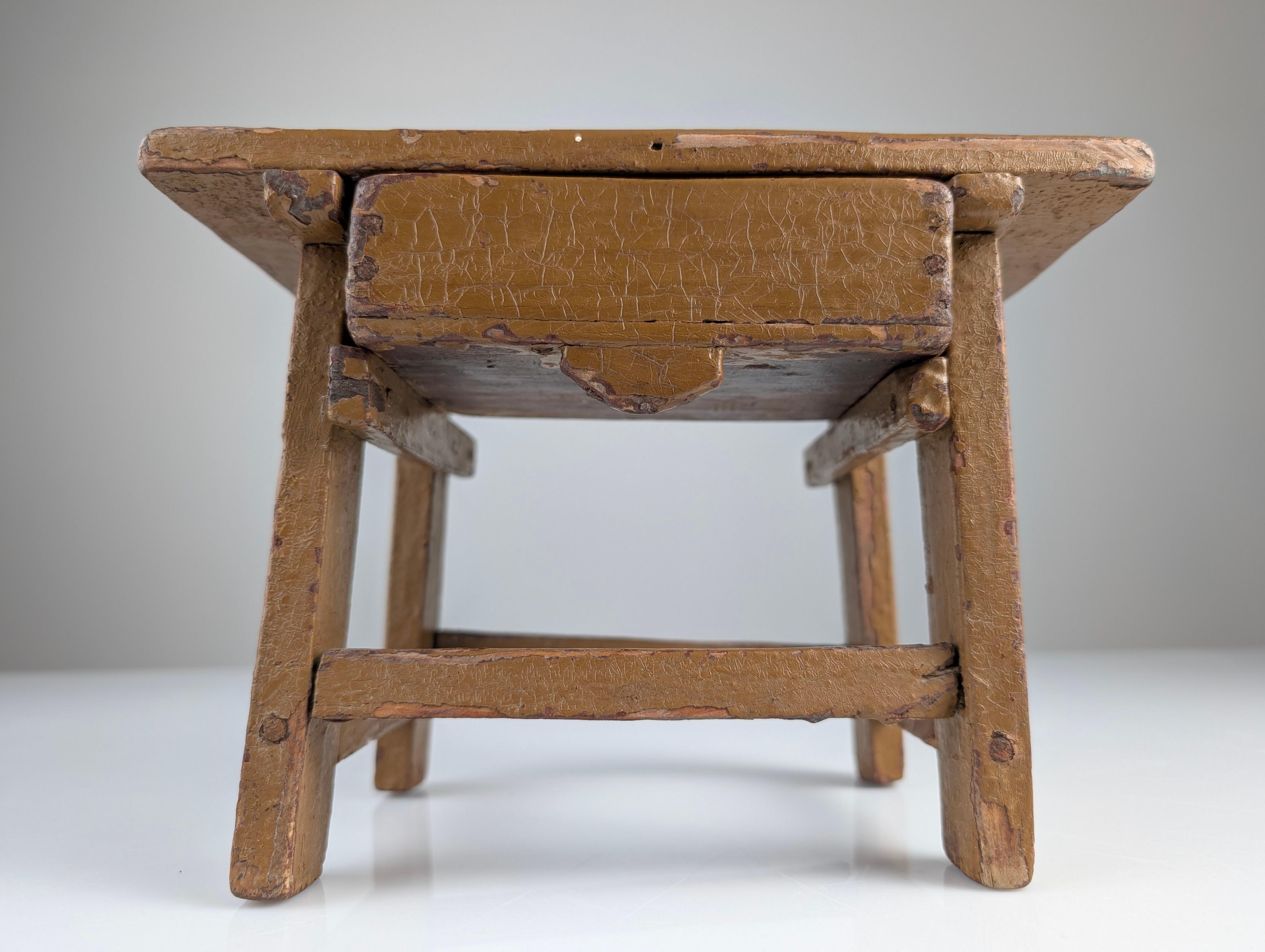Bois Petit meuble d'appoint rustique, 19e siècle en vente