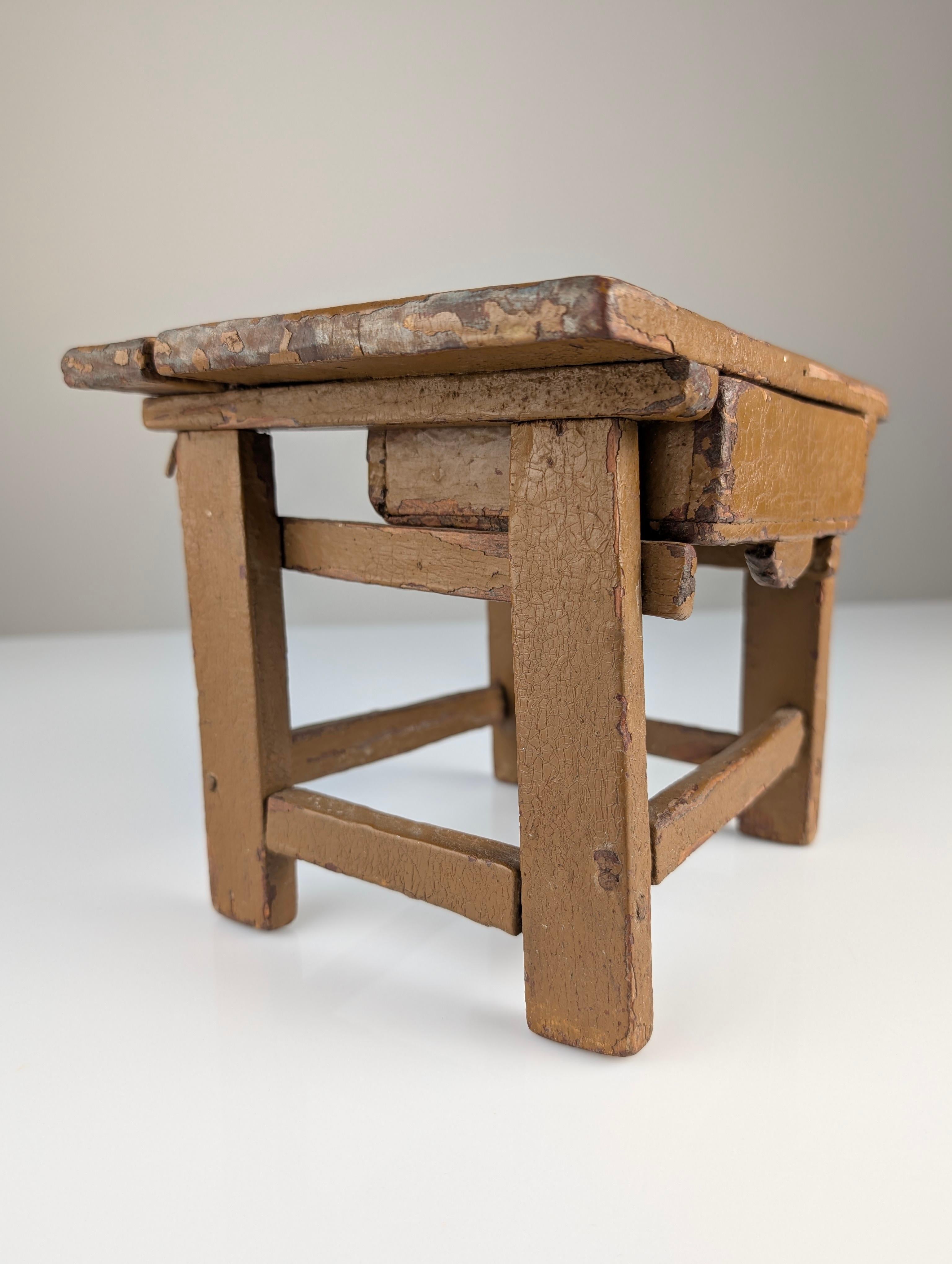 Petit meuble d'appoint rustique, 19e siècle en vente 2