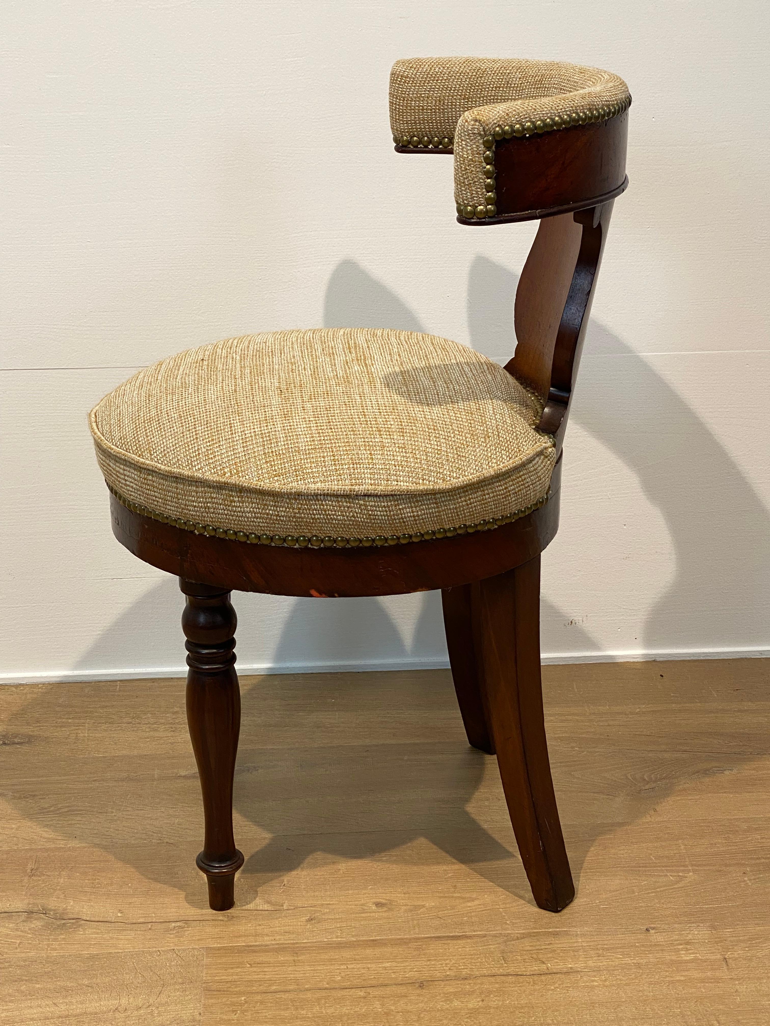 Petite chaise ancienne en vente 2