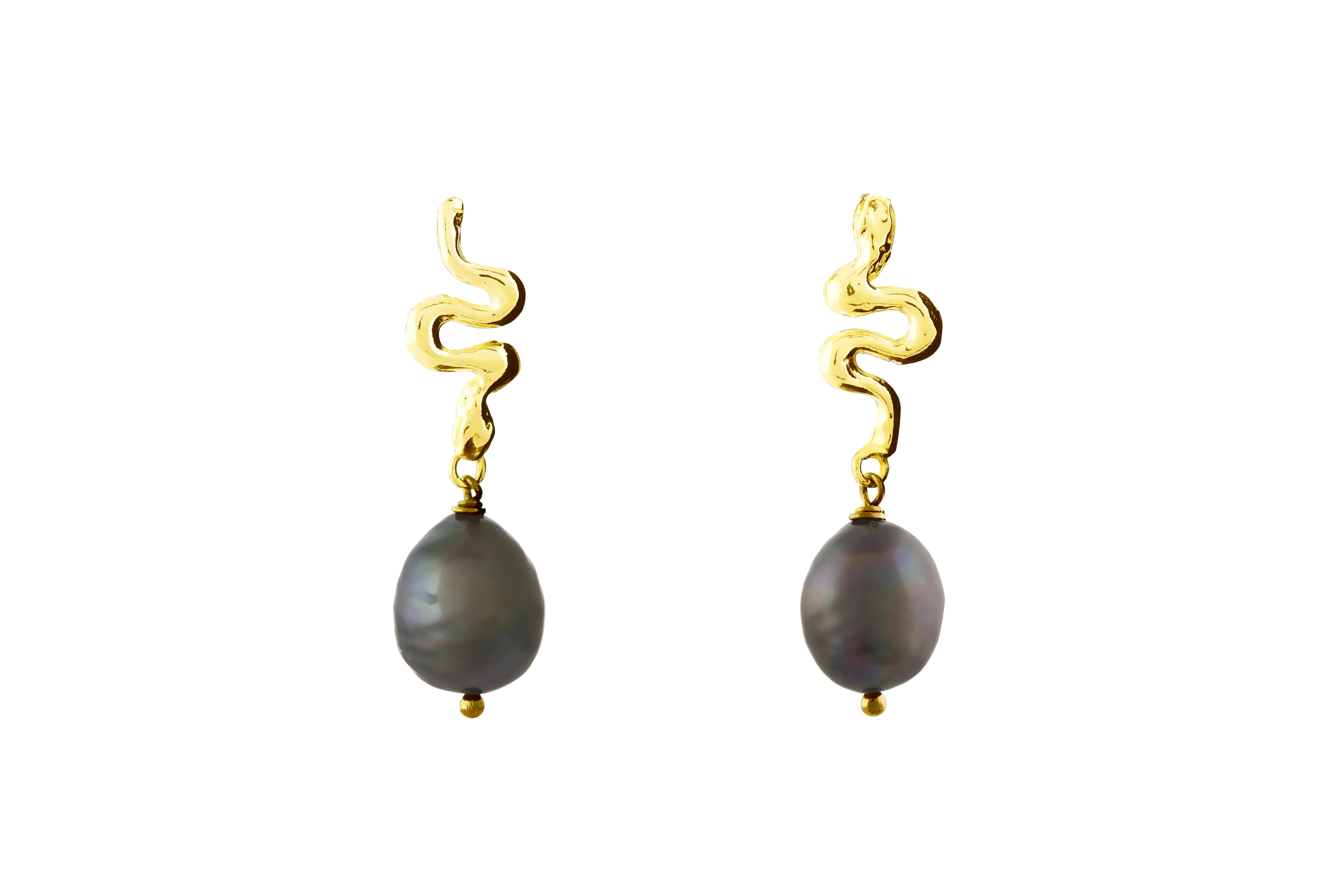Women's or Men's Little Snake 18 Karats Yellow Gold Baroque Black Dangle Earrings For Sale