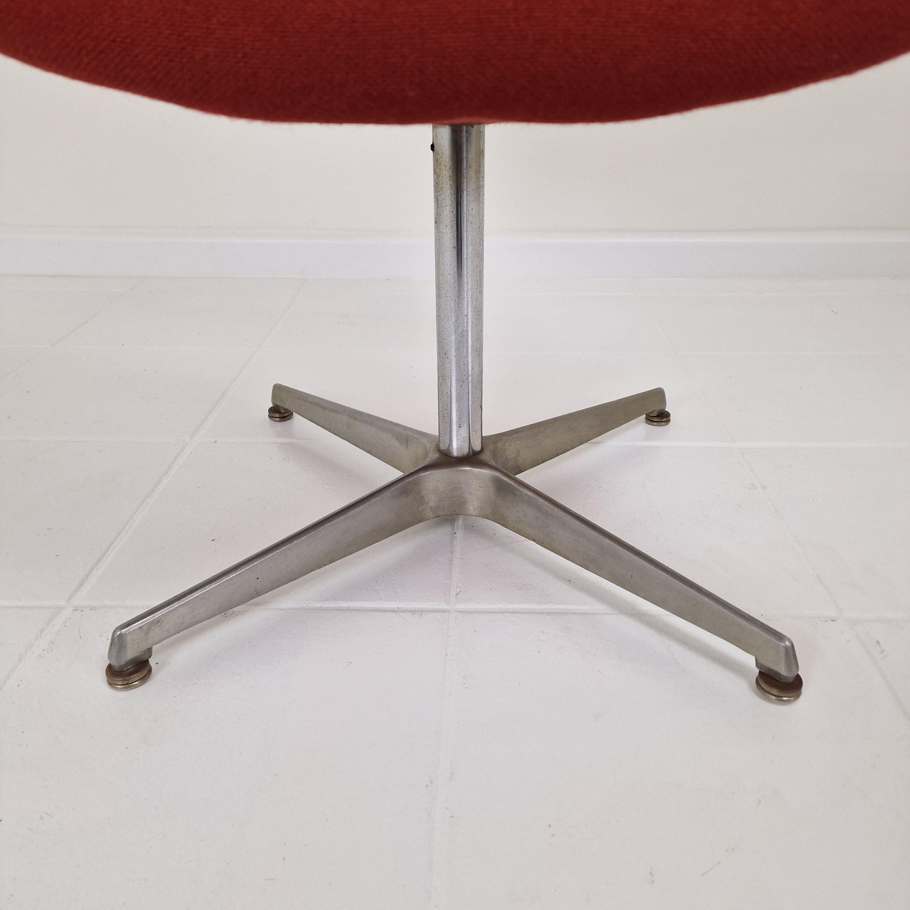 Sillón Tulipán con Base en Cruz de Pierre Paulin para Artifort, años 70 en venta 3