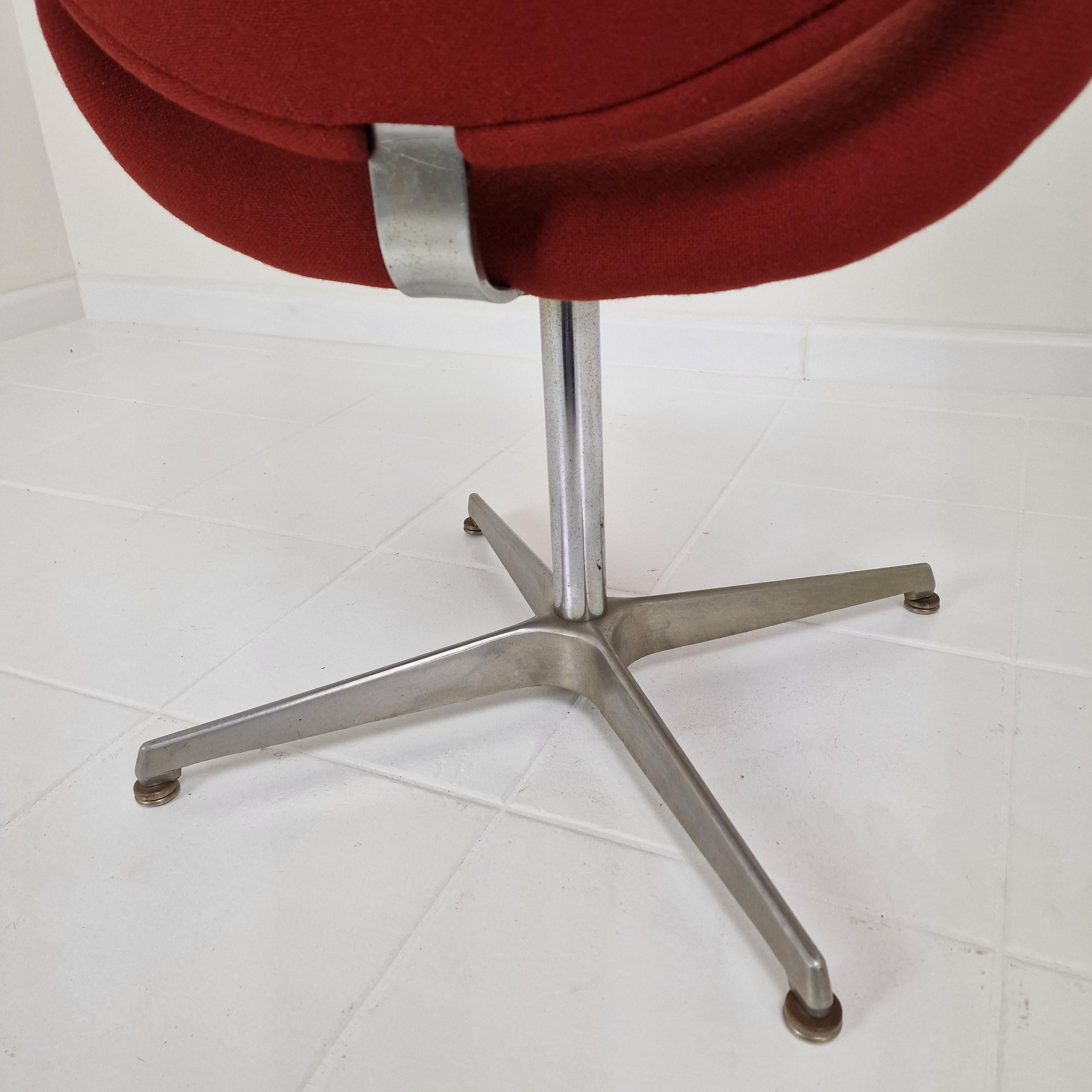 Sillón Tulipán con Base en Cruz de Pierre Paulin para Artifort, años 70 en venta 5