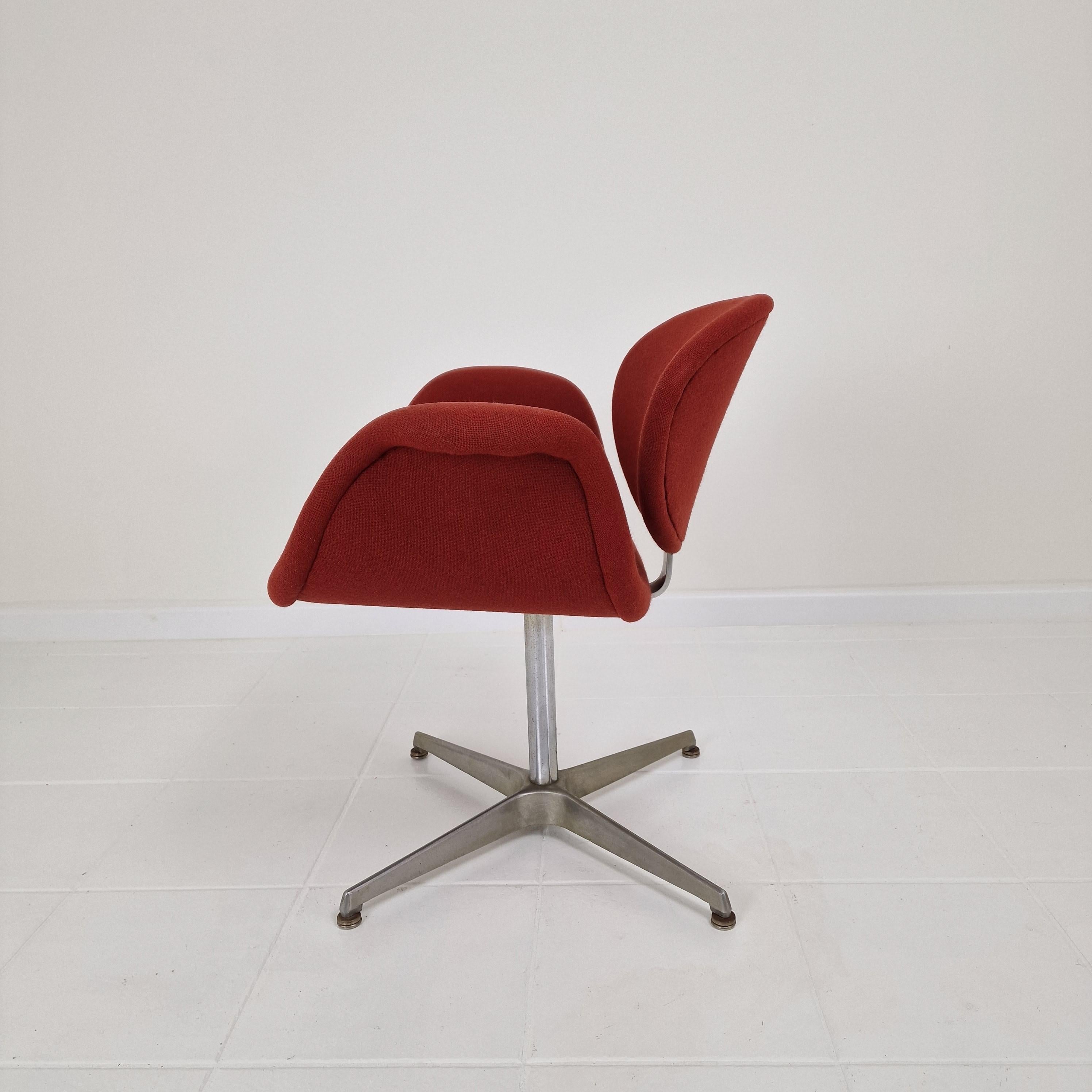 Sillón Tulipán con Base en Cruz de Pierre Paulin para Artifort, años 70 finales del siglo XX en venta