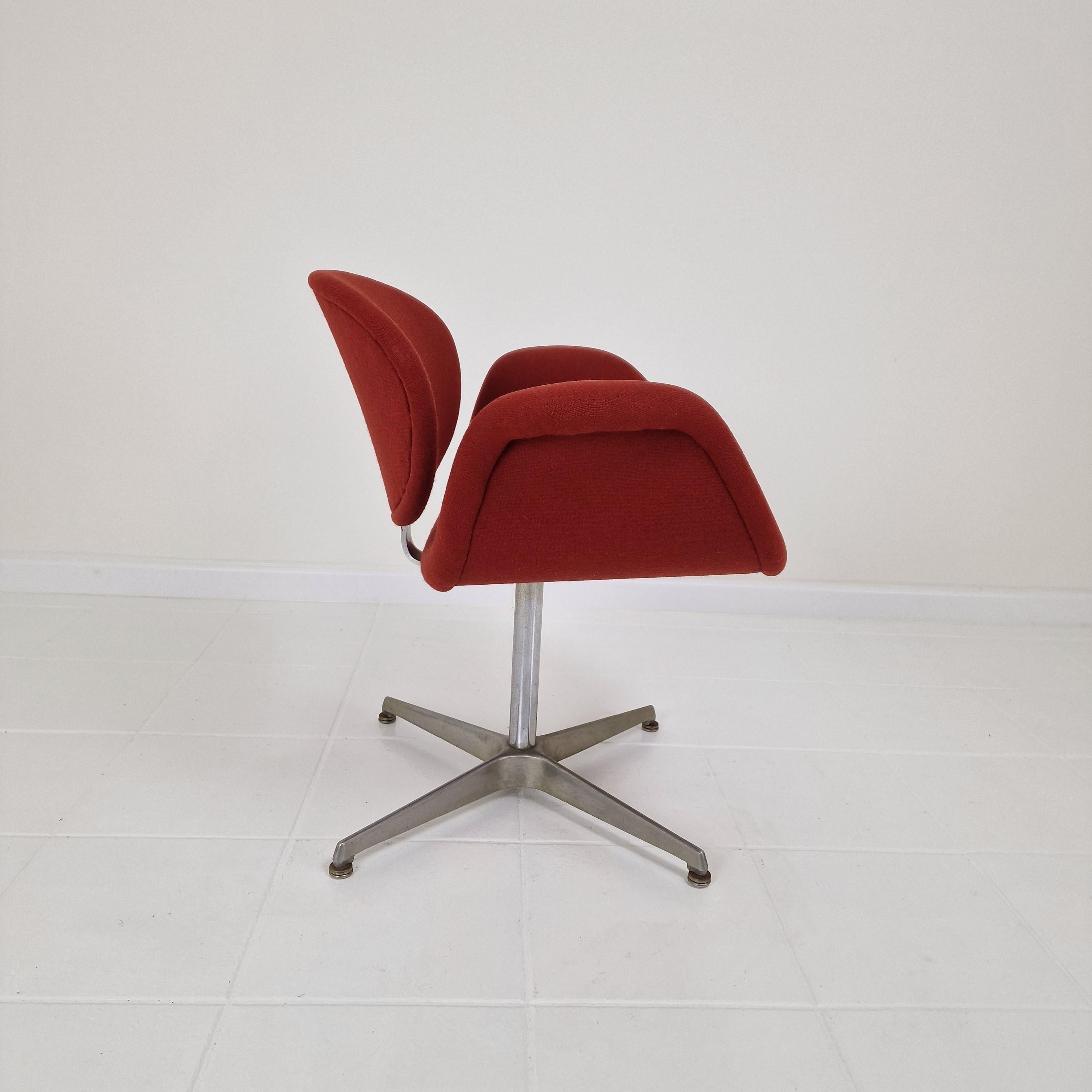 Sillón Tulipán con Base en Cruz de Pierre Paulin para Artifort, años 70 Metal en venta
