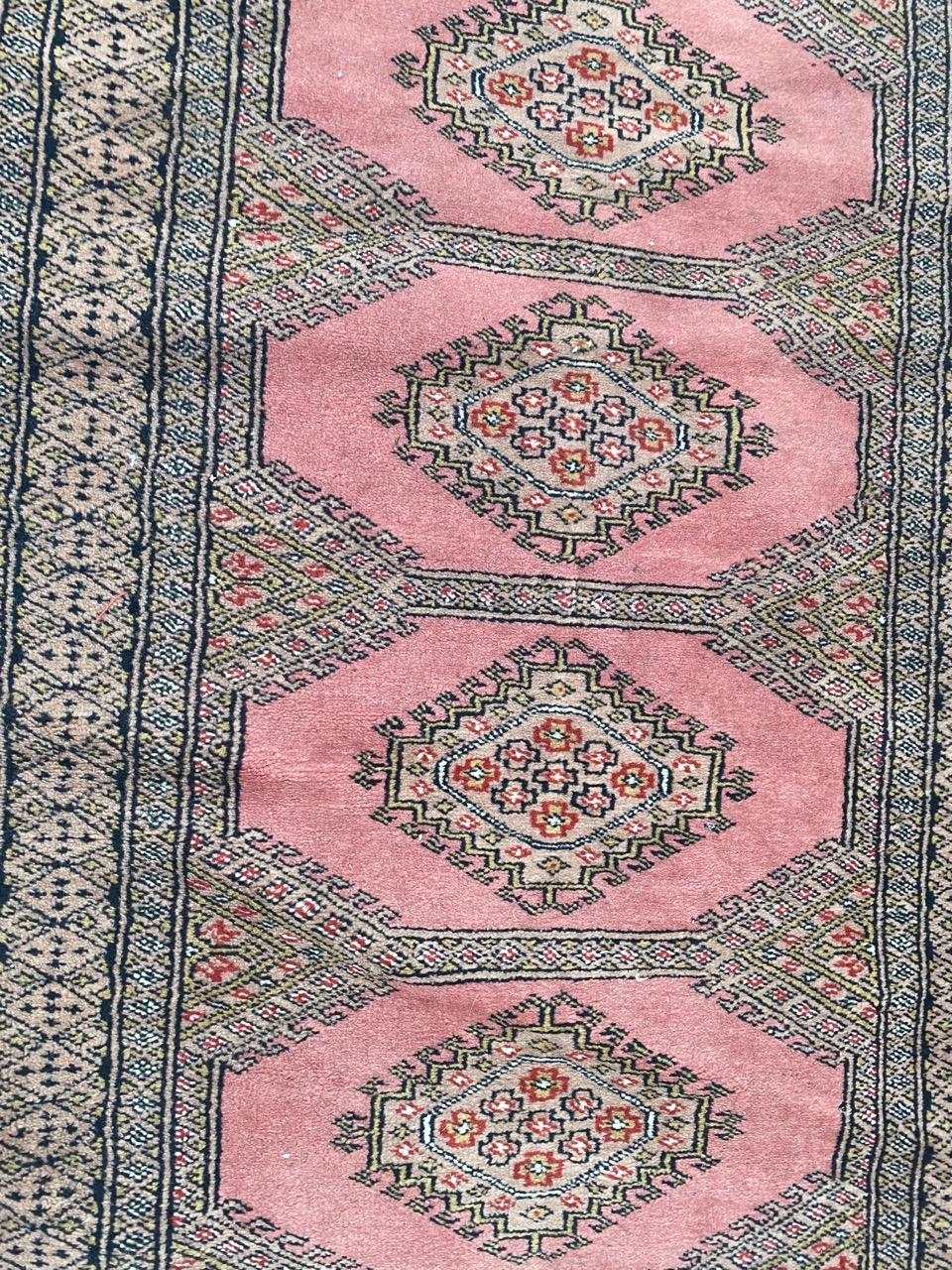 Schöner turkmenischer Designteppich mit geometrischem Muster und schönen Farben, vollständig und fein handgeknüpft mit Wollsamt auf Baumwollgrund.