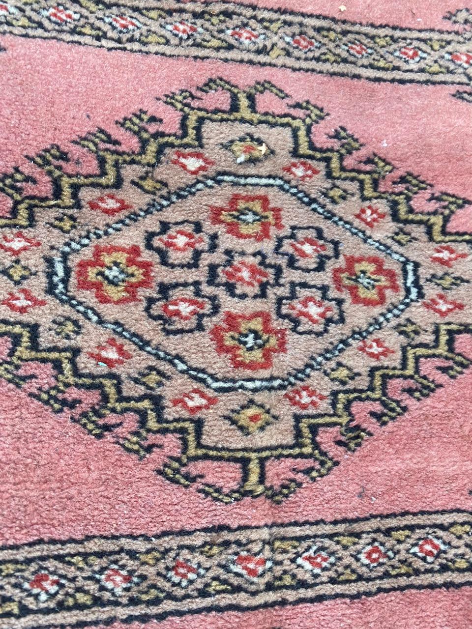 Pakistanischer Vintage-Teppich im Vintage-Stil im Zustand „Gut“ in Saint Ouen, FR