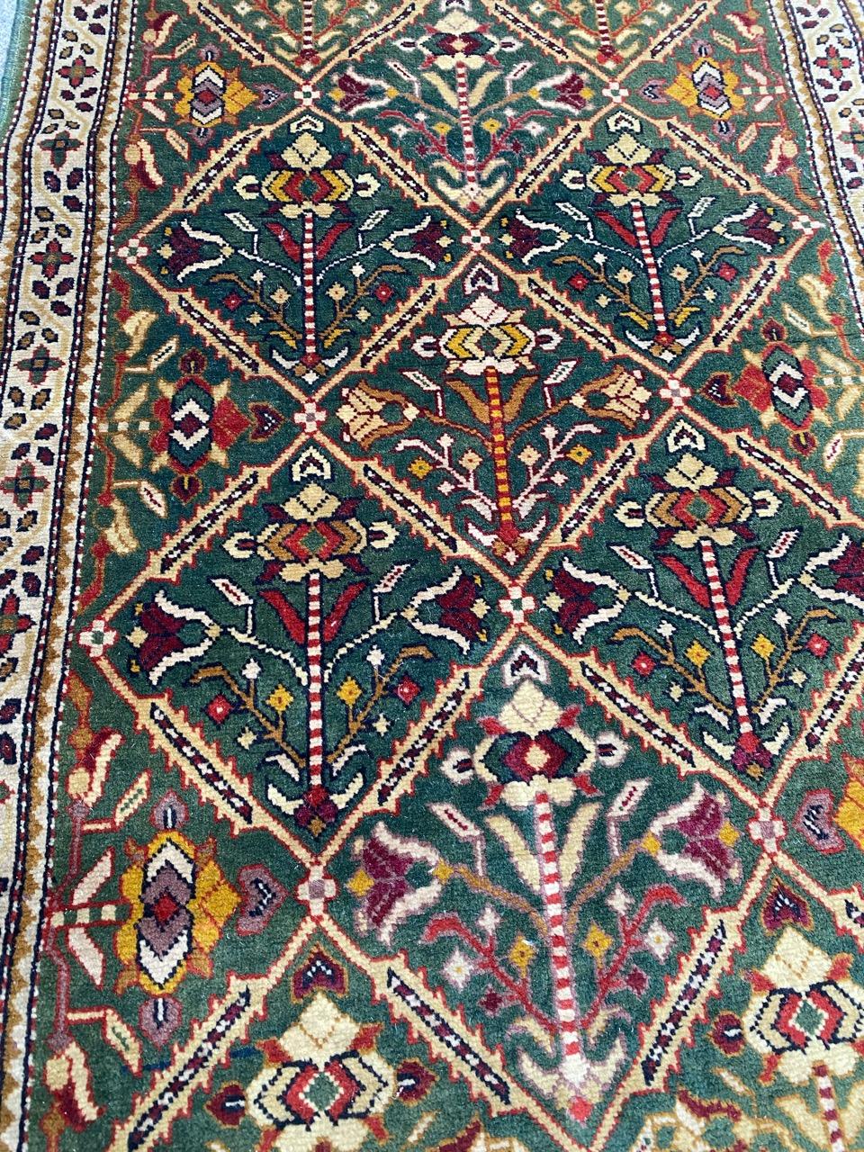 Le petit tapis vintage Shirwan de Bobyrug en vente 3