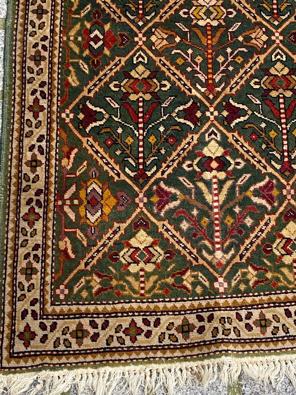 Bobyrugs kleiner Vintage-Schirwan-Teppich (Stammeskunst) im Angebot