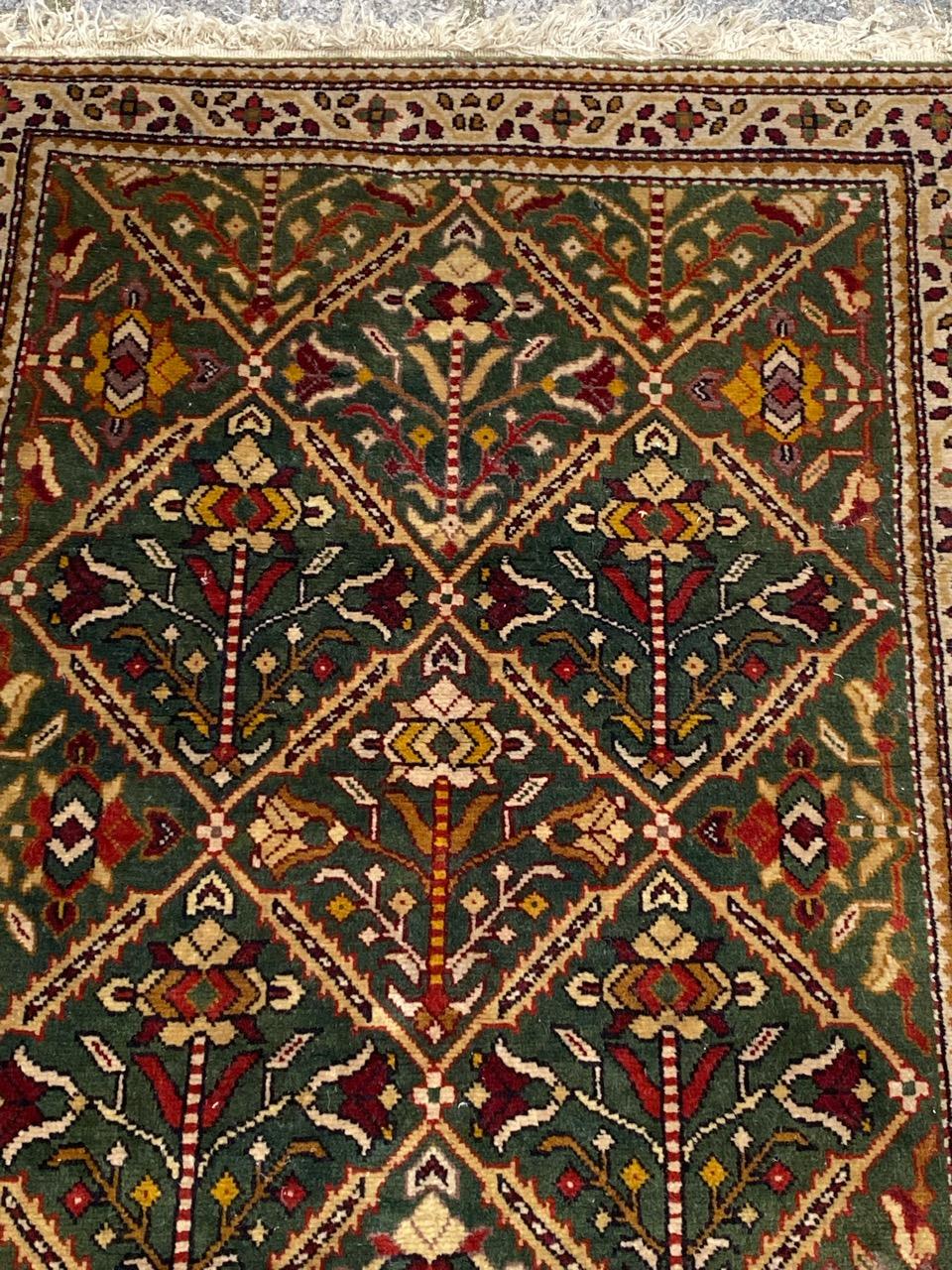 Bobyrugs kleiner Vintage-Schirwan-Teppich (Handgeknüpft) im Angebot