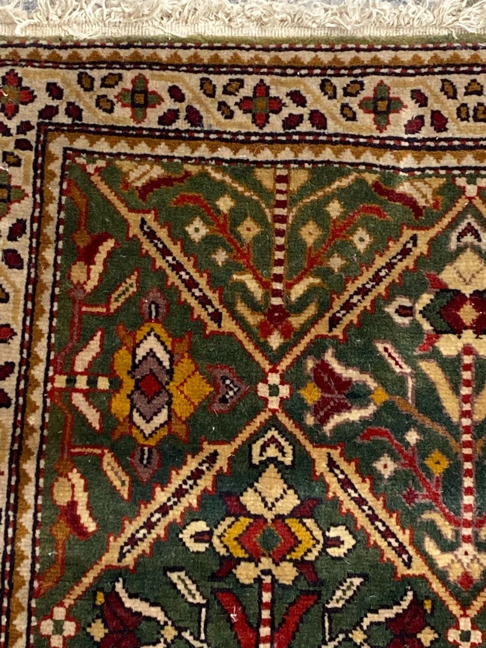 Le petit tapis vintage Shirwan de Bobyrug en vente 1