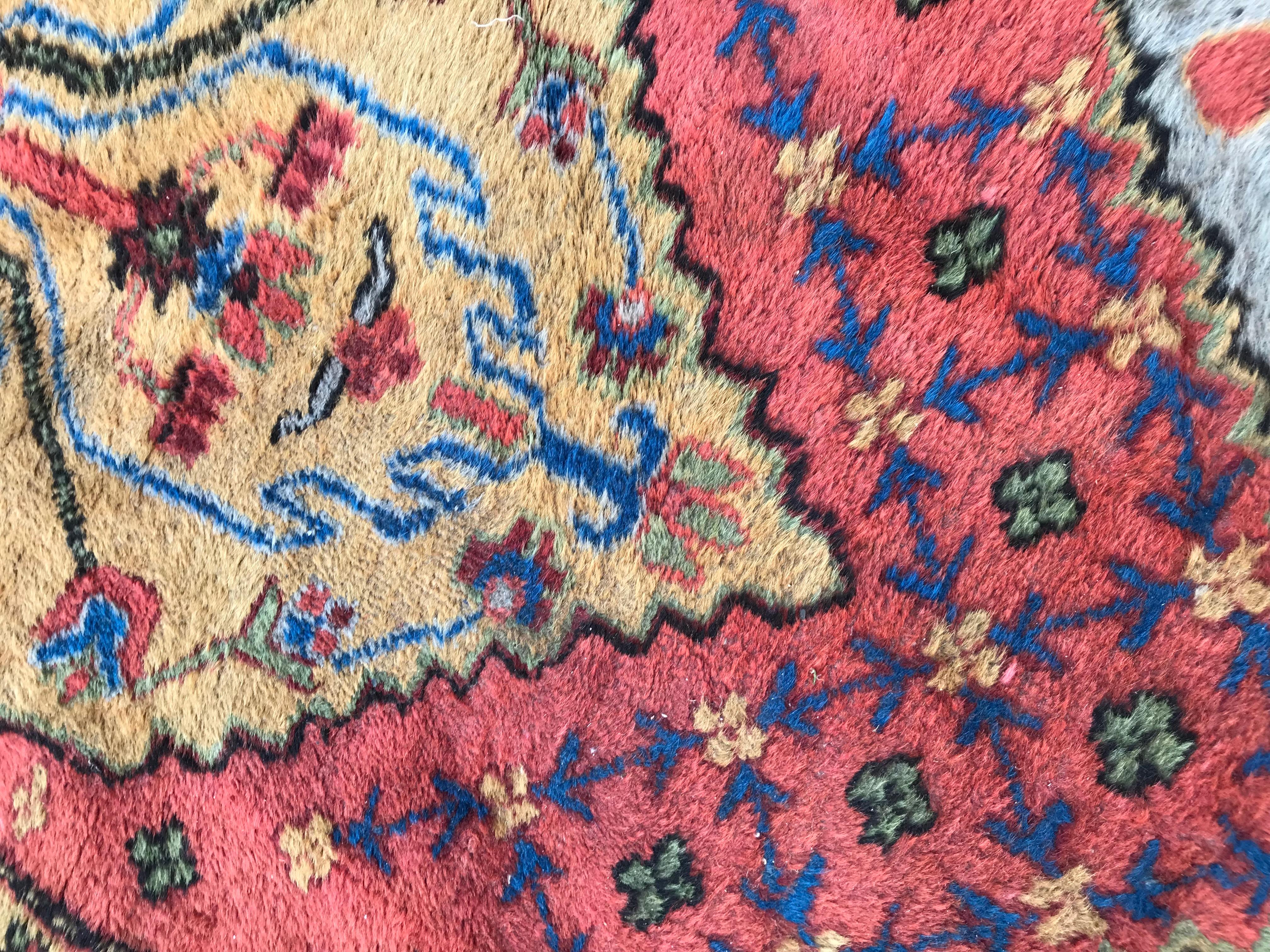 Noué à la main Petit Tapis Vintage Sinkiang:: Tapis Antique de Style Persan:: Tapis du 20ème siècle