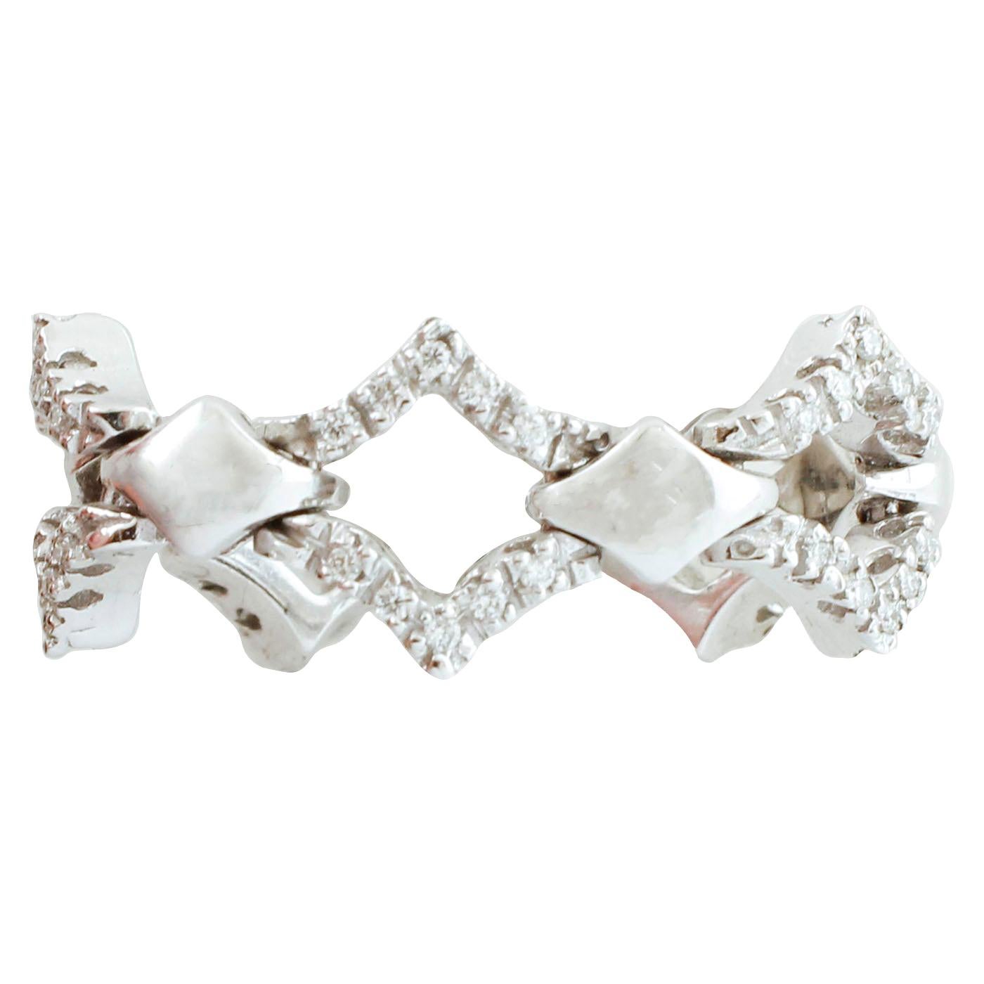 Kleine weiße Diamanten, Ring aus 18 Karat Weißgold im Modestil im Angebot