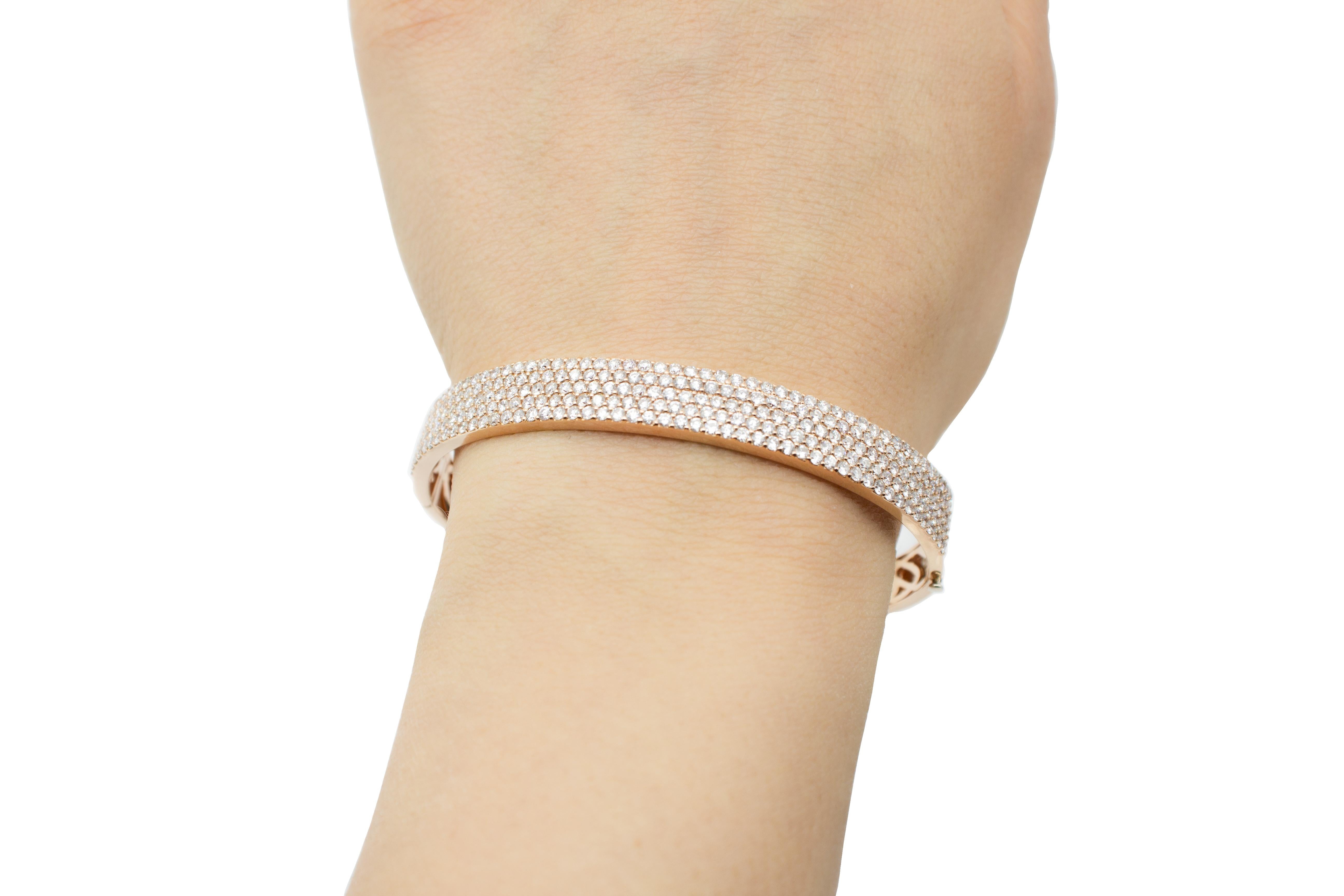 Bracelet jonc en or rose 18 carats et petits diamants blancs Unisexe en vente