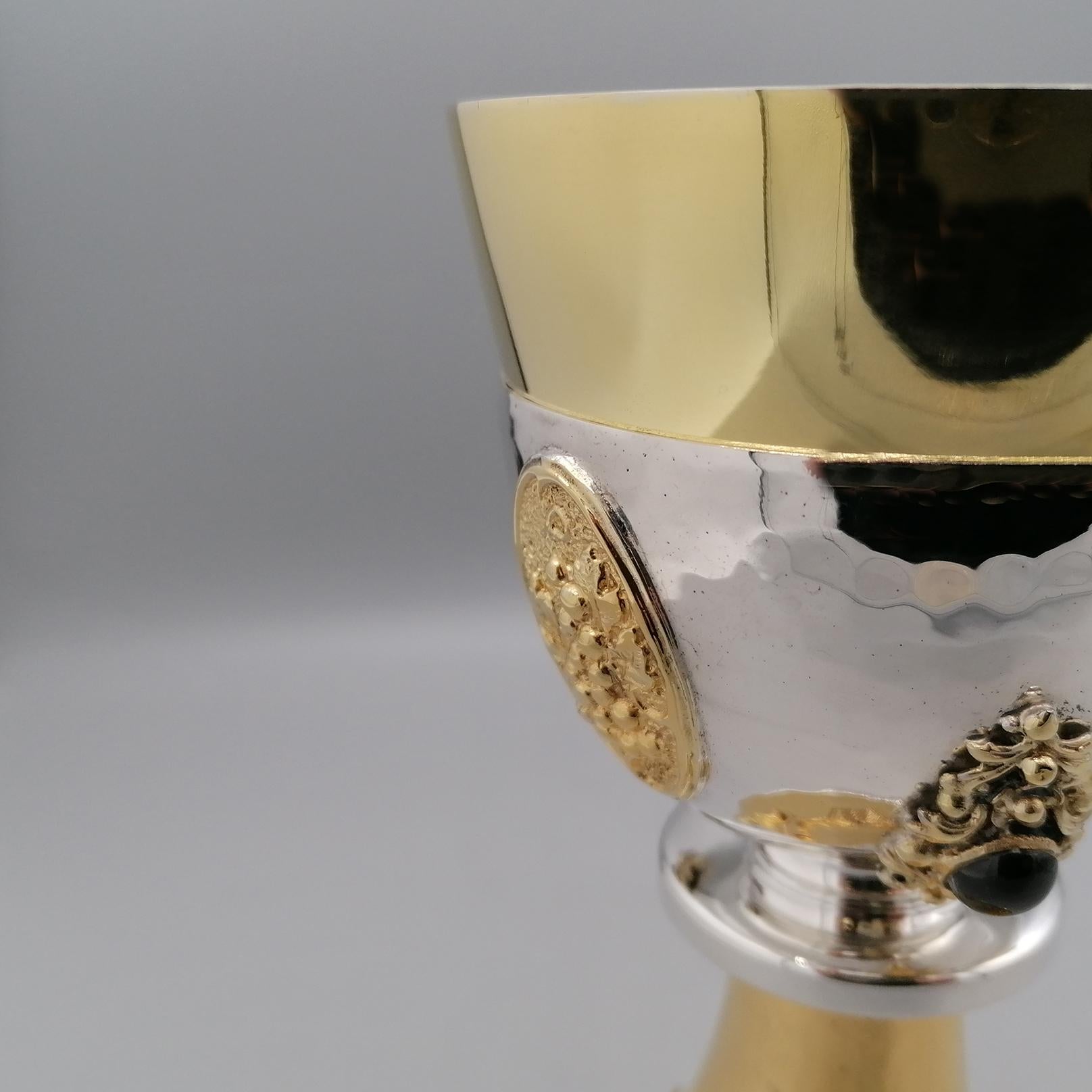 Liturgical chalice in two-tone 800 solid silver with semiprecious stones For Sale 3