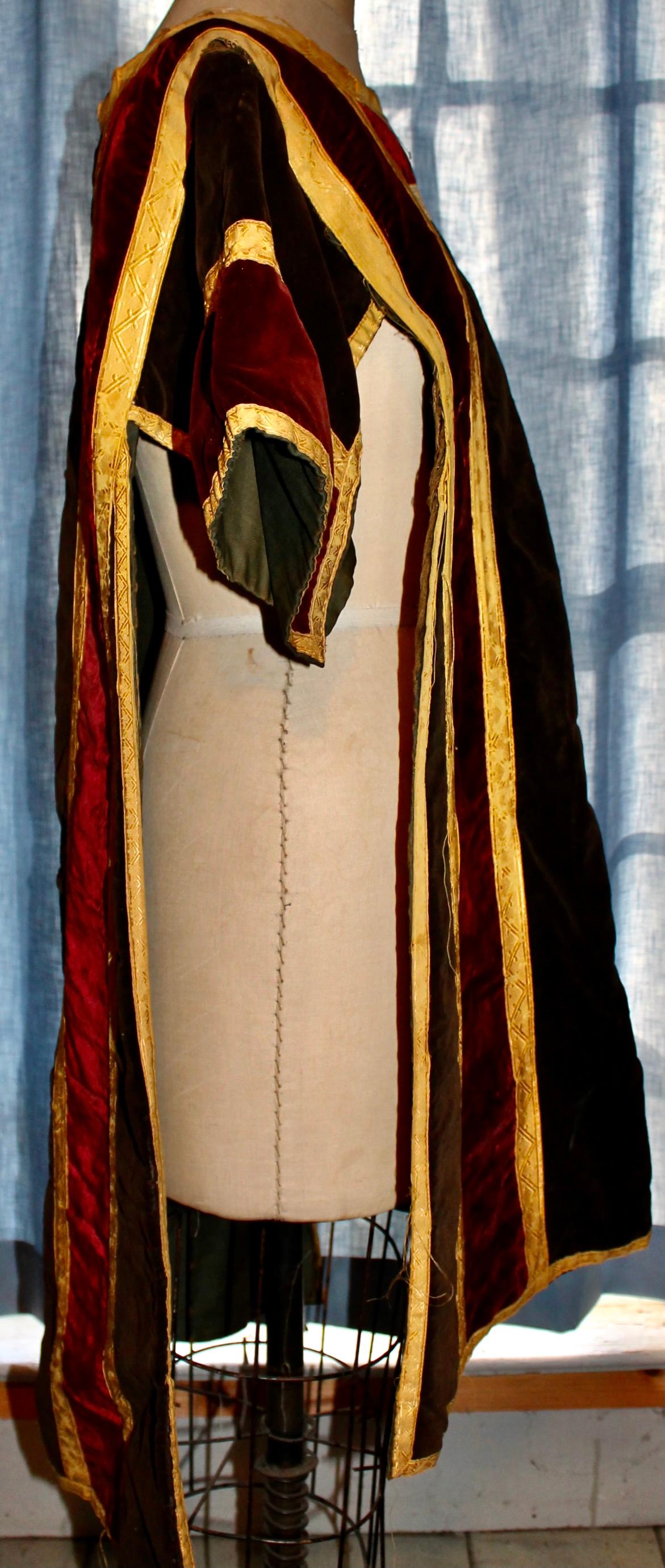 Nero Casula liturgica in velluto e oro  19c. in vendita