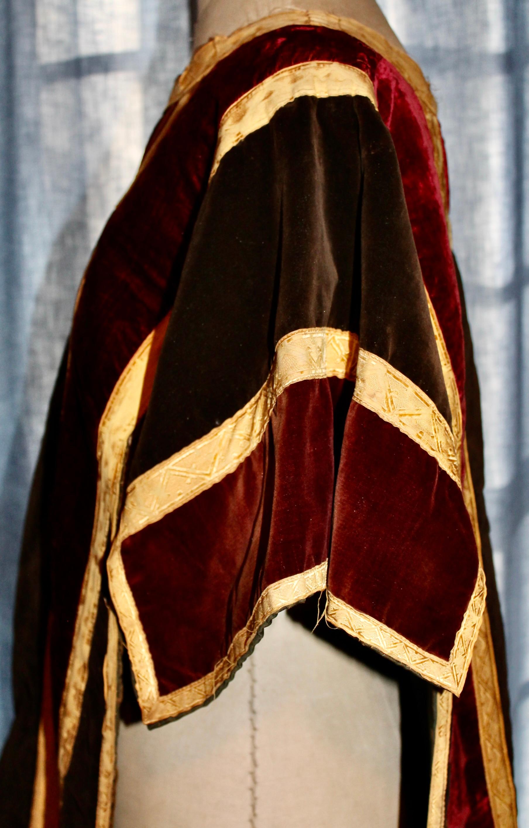 Uomo Casula liturgica in velluto e oro  19c. in vendita