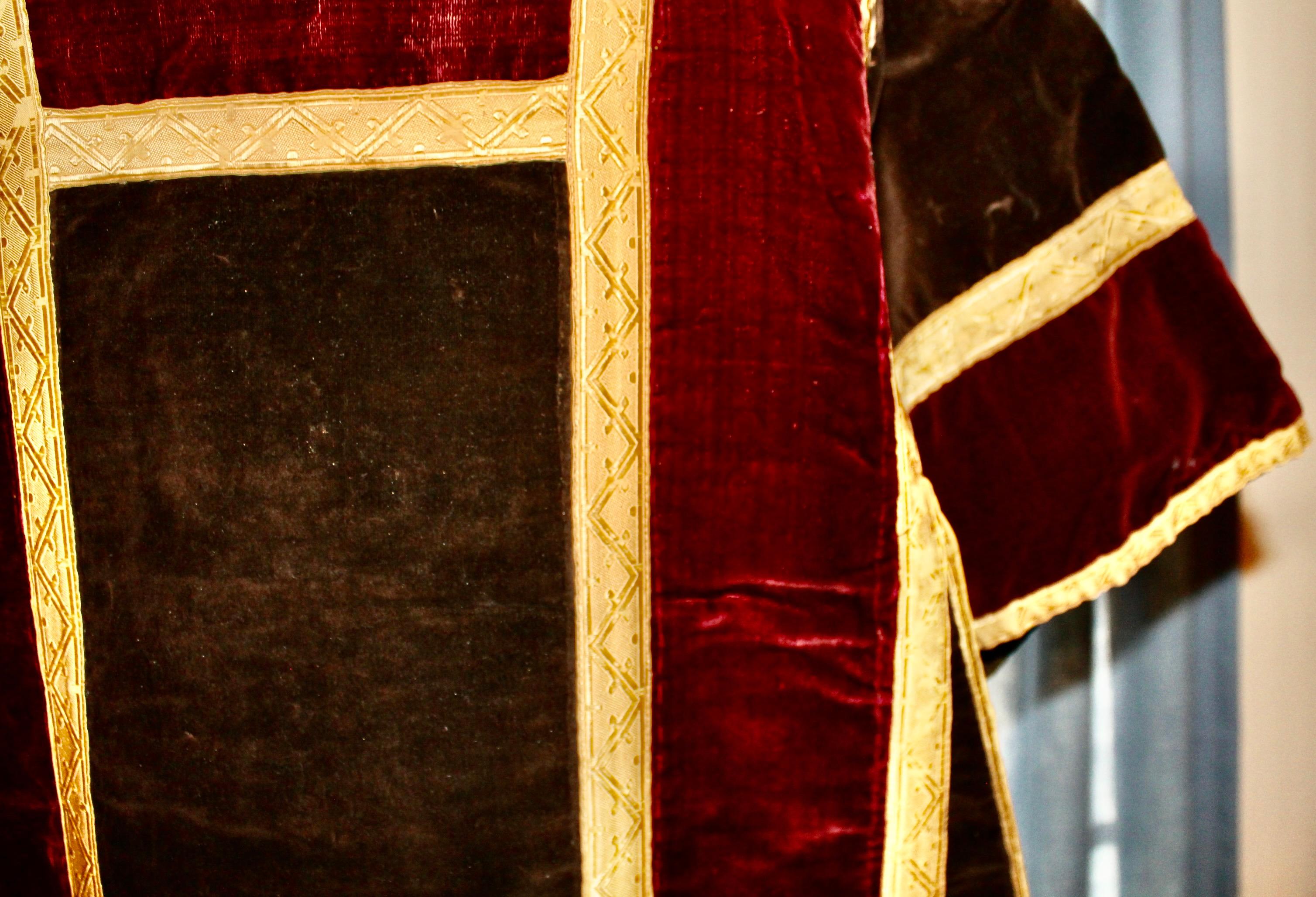 Casula liturgica in velluto e oro  19c. in vendita 2