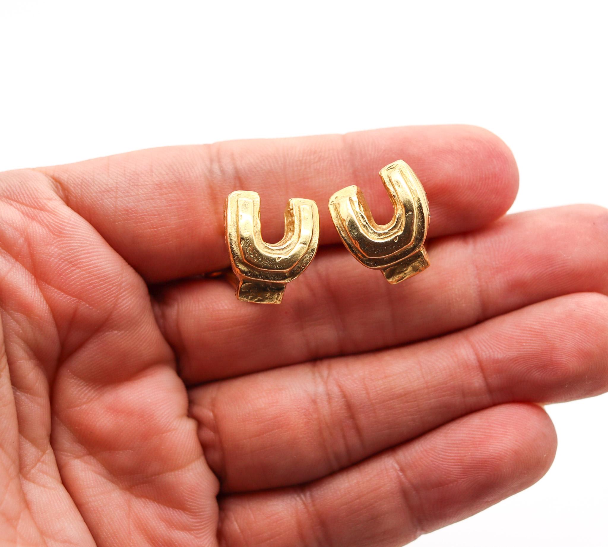 Liuba Wolf 1970 Sao Paulo Concretism Sculptural Earrings  In 18Kt Yellow Gold In Excellent Condition For Sale In Miami, FL
