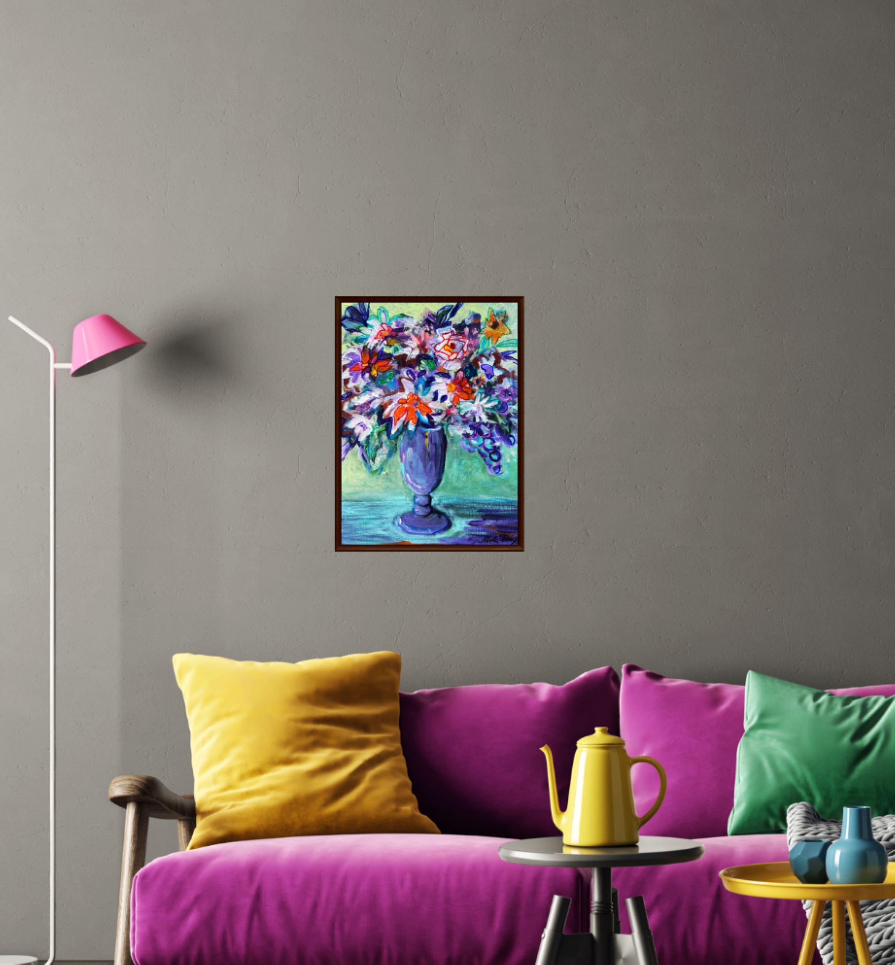 A magnificent bouquet in a purple vase looks impressive against a green background.
The flower arrangement includes wildflowers. The combination of garden flowers with them is also very picturesque. The work is written in an abstract style,  but it
