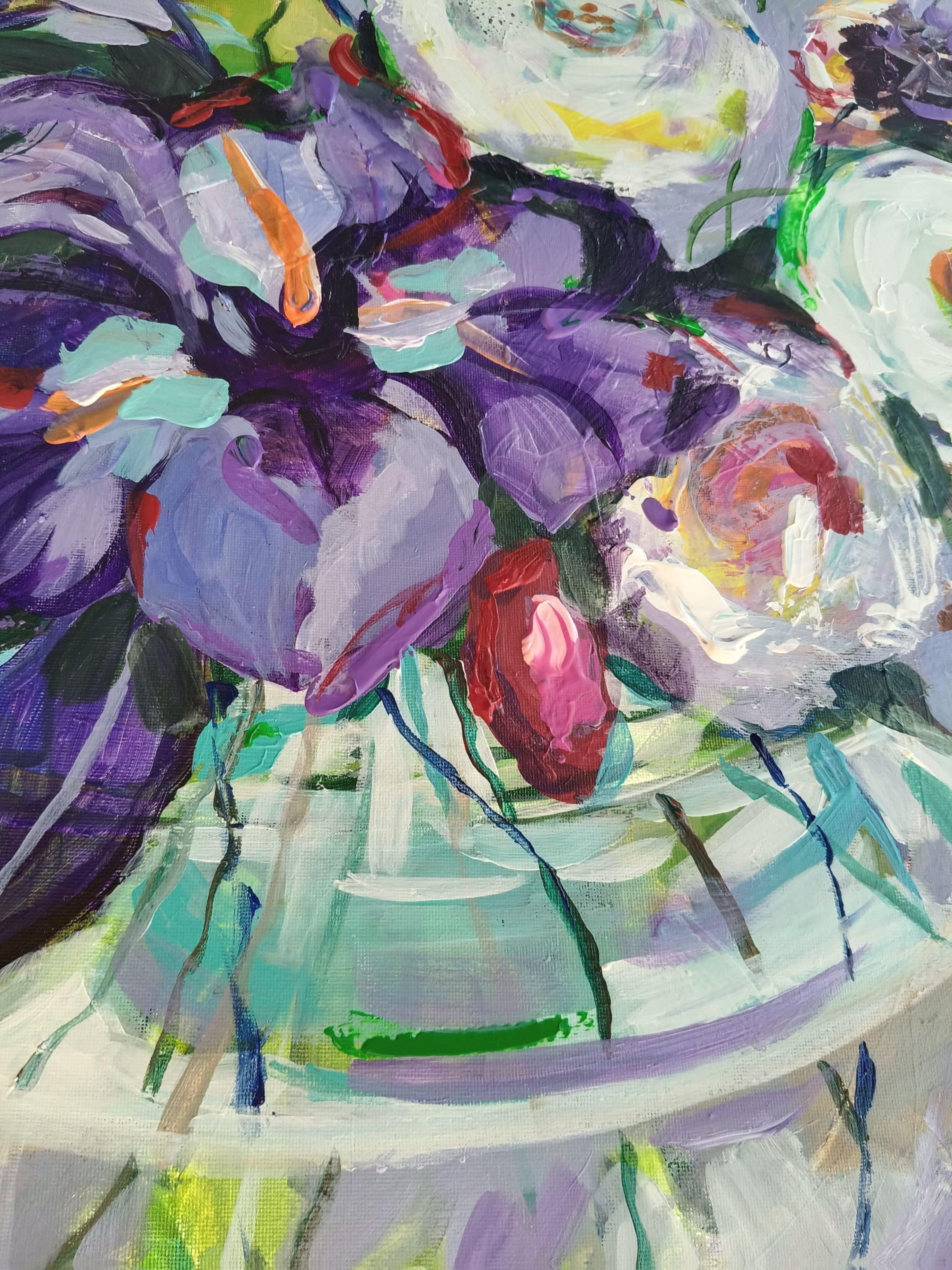 Il quadro è dipinto con grandi pennellate nello stile dell'impressionismo.
L'idea si basa sui contrasti di colore.
La varietà di colori è intrecciata in un bellissimo bouquet
I toni freddi del viola si trasformano in rosa e poi le vernici gialle,