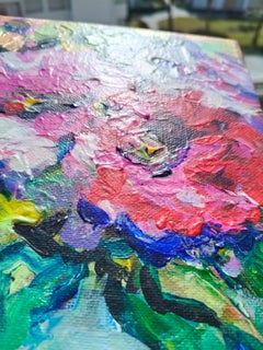 Roses dans un vase blanc