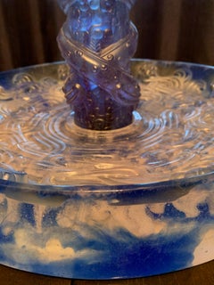 Sculpture en verre chinoise d'art de Liuli tenant un ciel bleu et violet