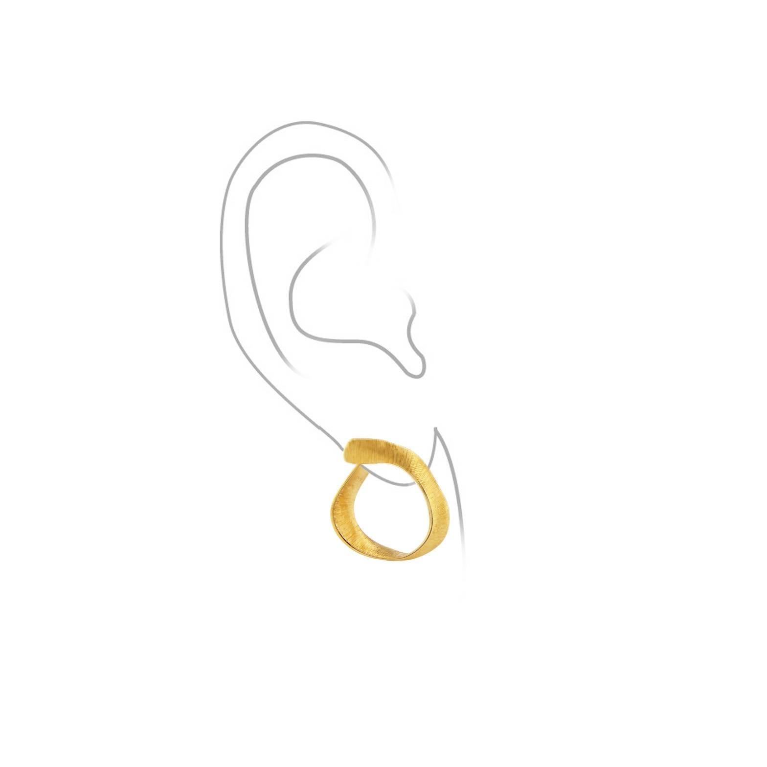 Contemporary Liv Luttrell Twist Hoop Silk Engraved Rose Gold Earrings For Sale