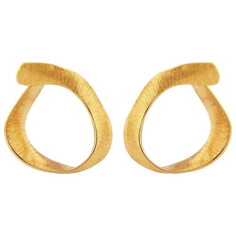 Liv Luttrell Twist Hoop Silk Engraved Rose Gold Earrings For Sale