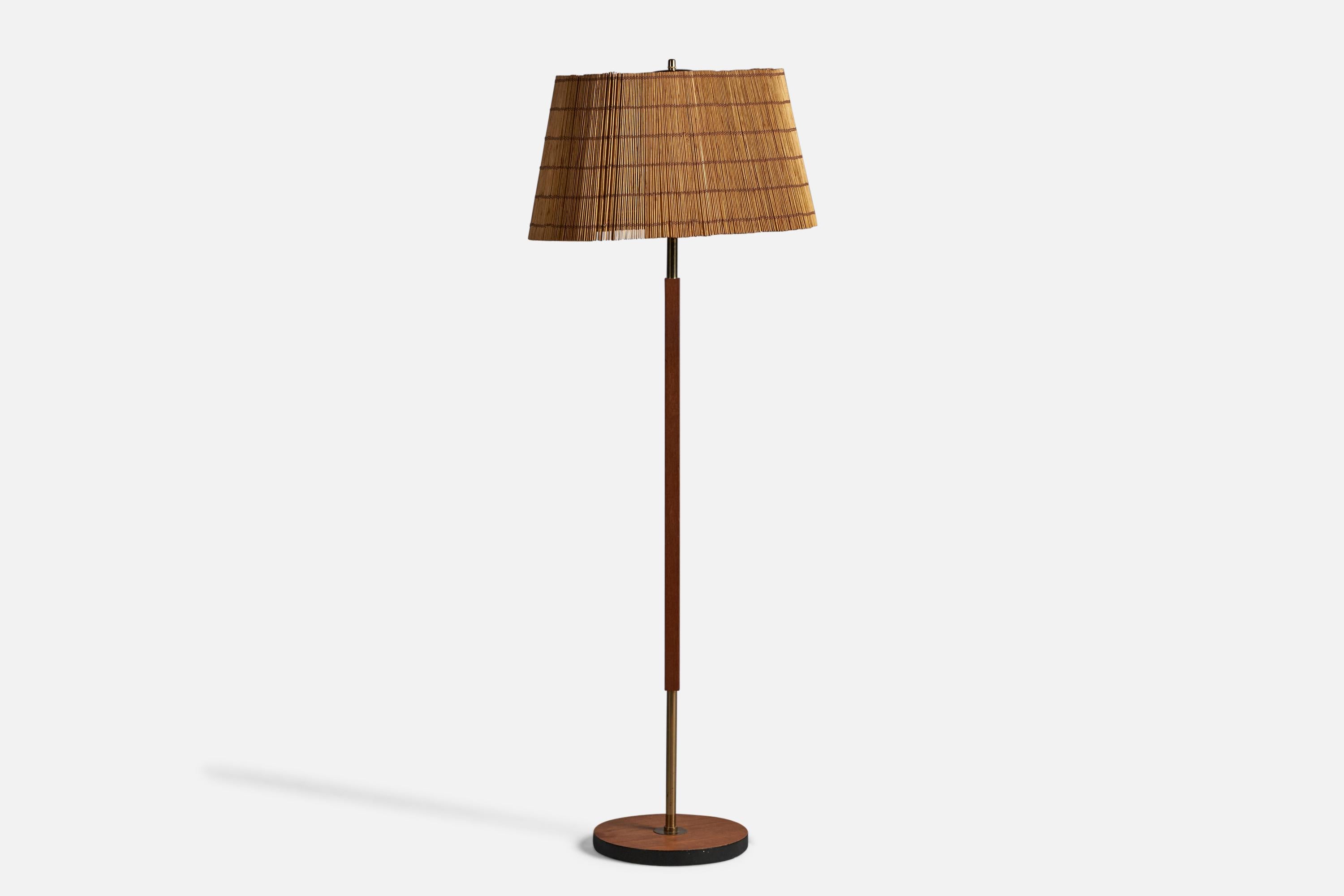 Mid-Century Modern Lival Oy, lampadaire, Wood, laiton, roseau, Finlande, années 1950 en vente