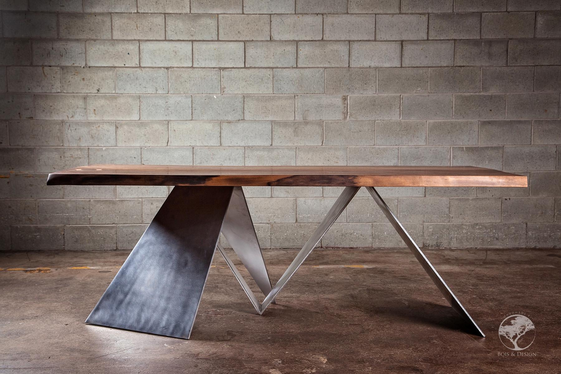 Modern Black Walnut Dining Table live edge with Aluminium Inserts For Sale