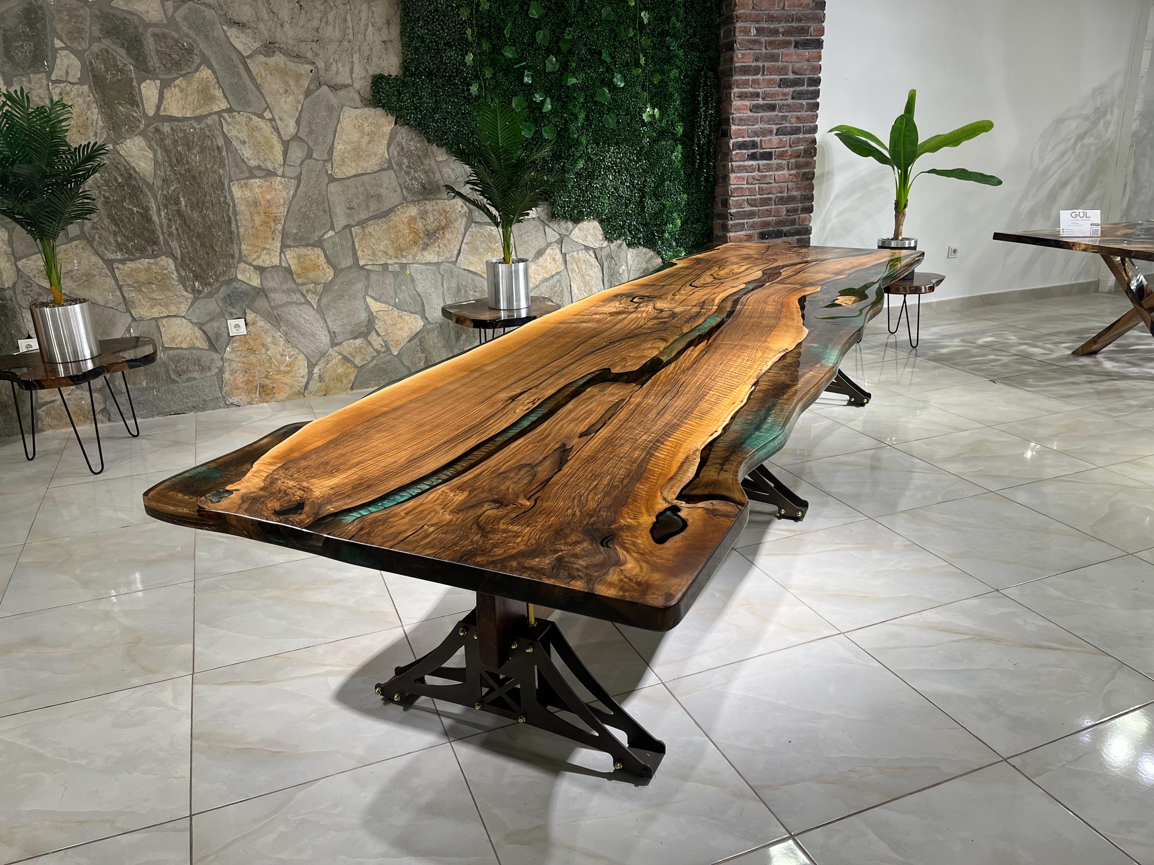 Live Edge Black Walnut Epoxy Resin Dining & Conference Room Table In New Condition For Sale In İnegöl, TR