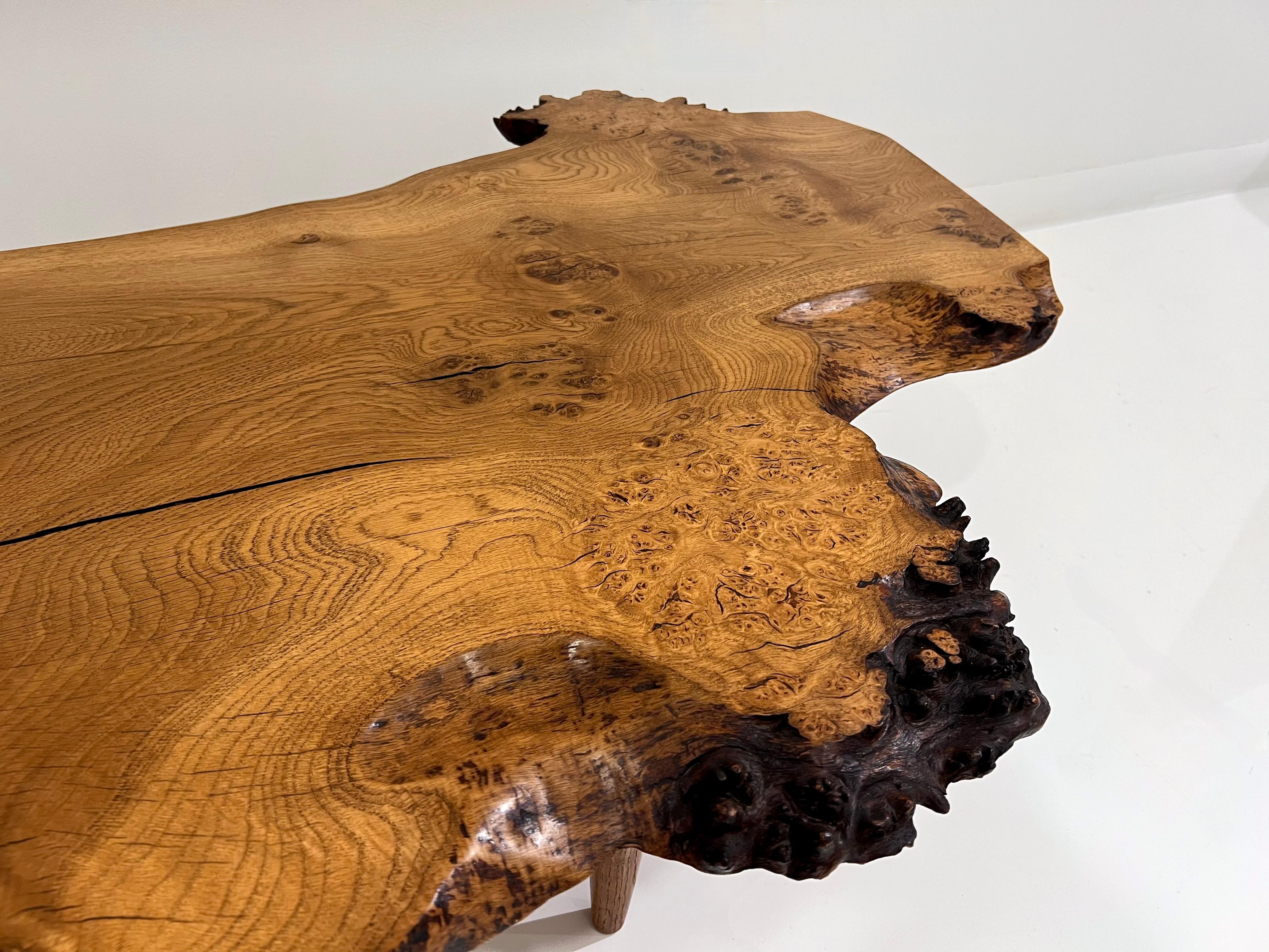 Live Edge Coffee Table by George Nakashima In Excellent Condition For Sale In New York, NY