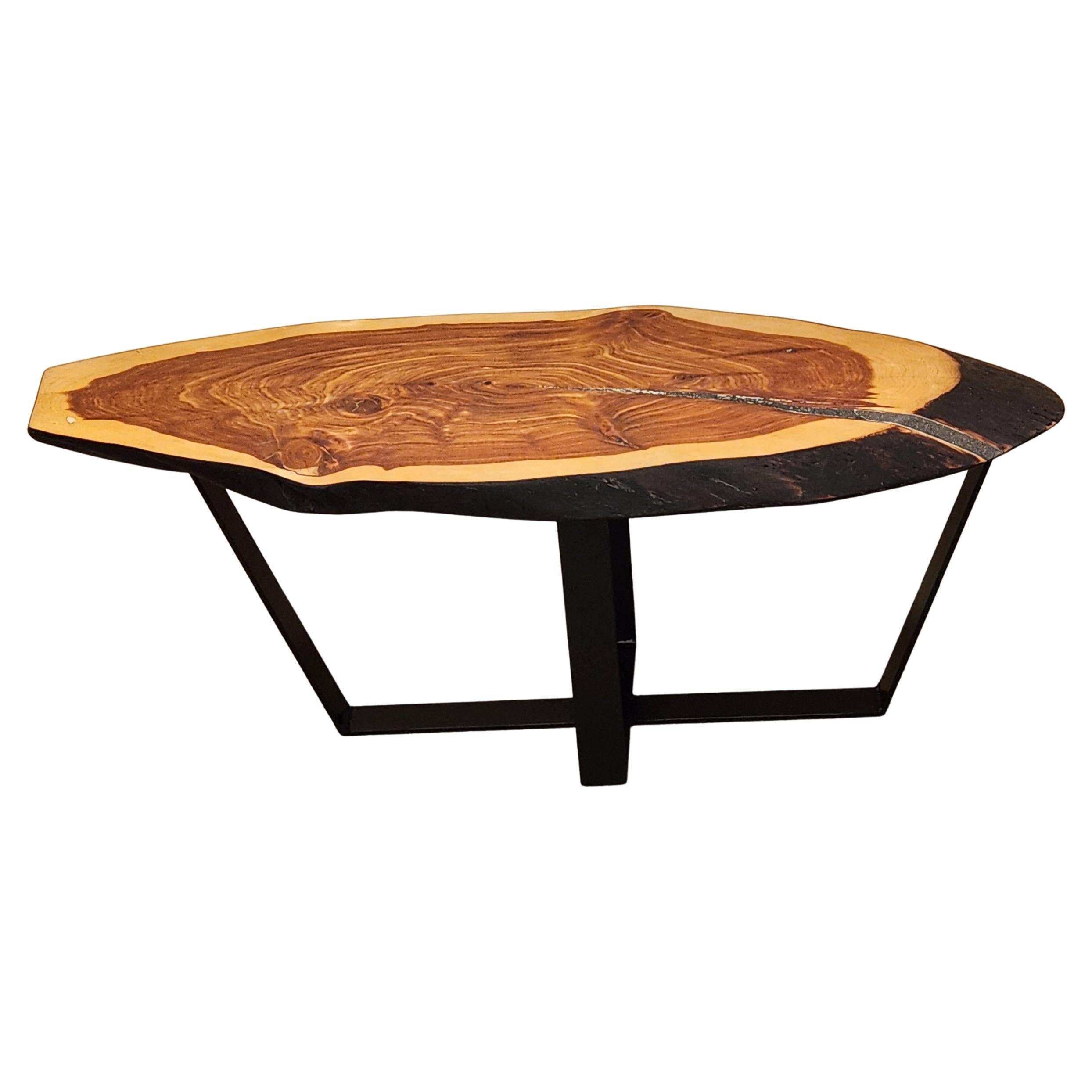 Tavolino da caffè Live Edges di Guéridon Design in cedro rosso rustico in vendita