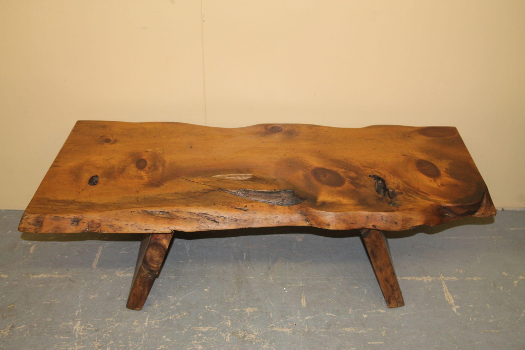 Pleased to offer this great live edge coffee table. This table was made by a NJ wood worker. This will look great in any setting.