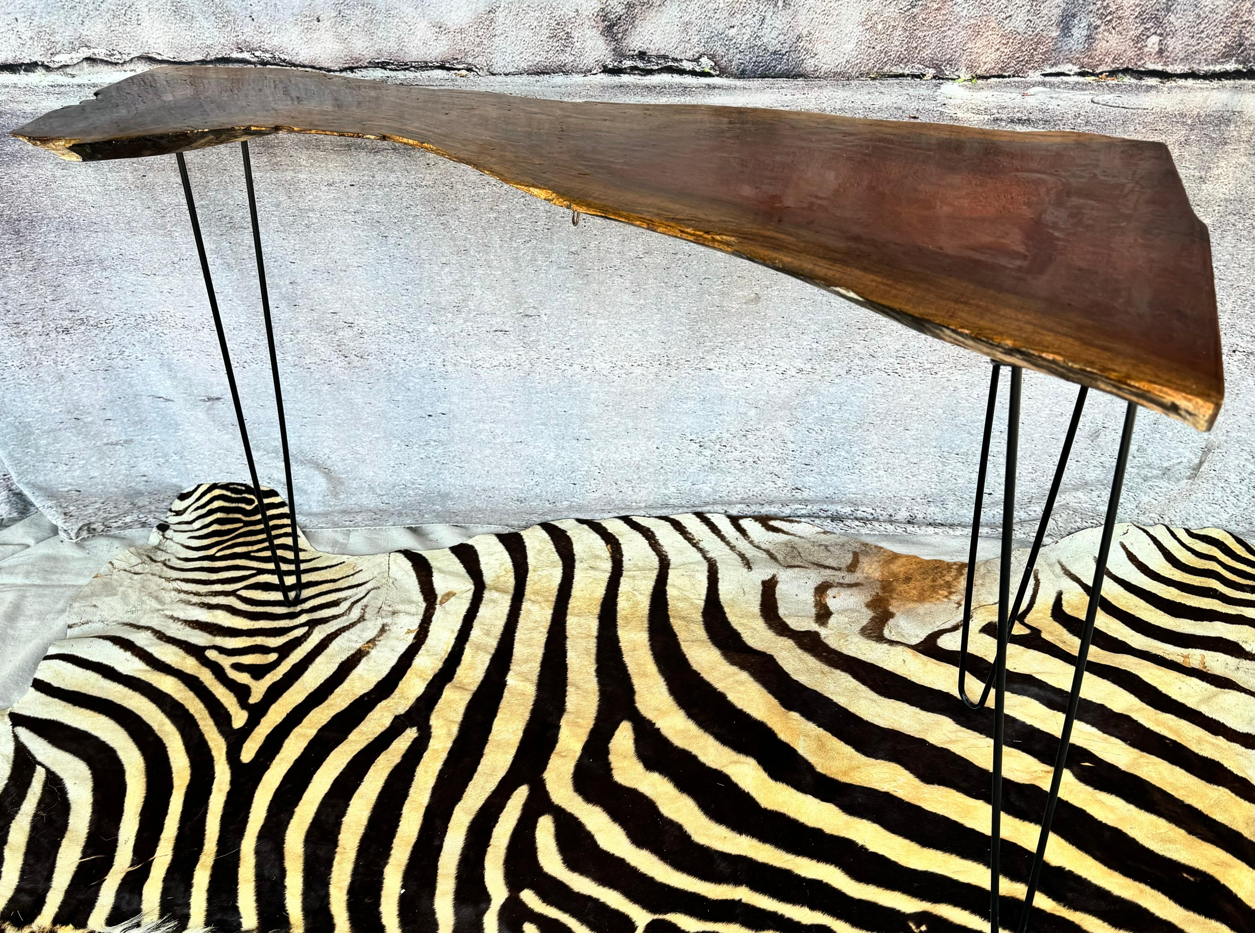 Table console Live Edge sur pieds en épingle à cheveux en vente 3