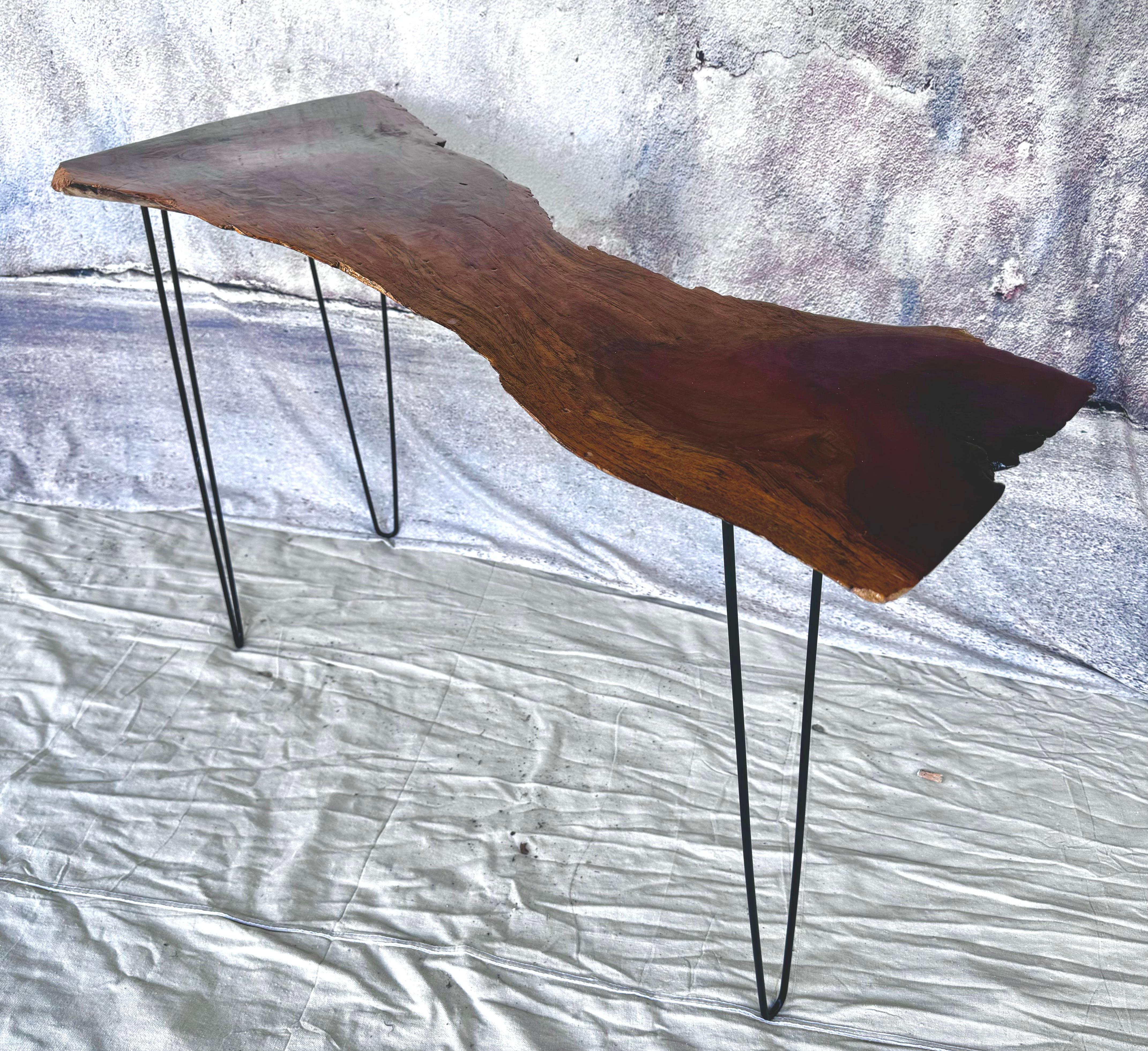 Table console Live Edge sur pieds en épingle à cheveux en vente 5