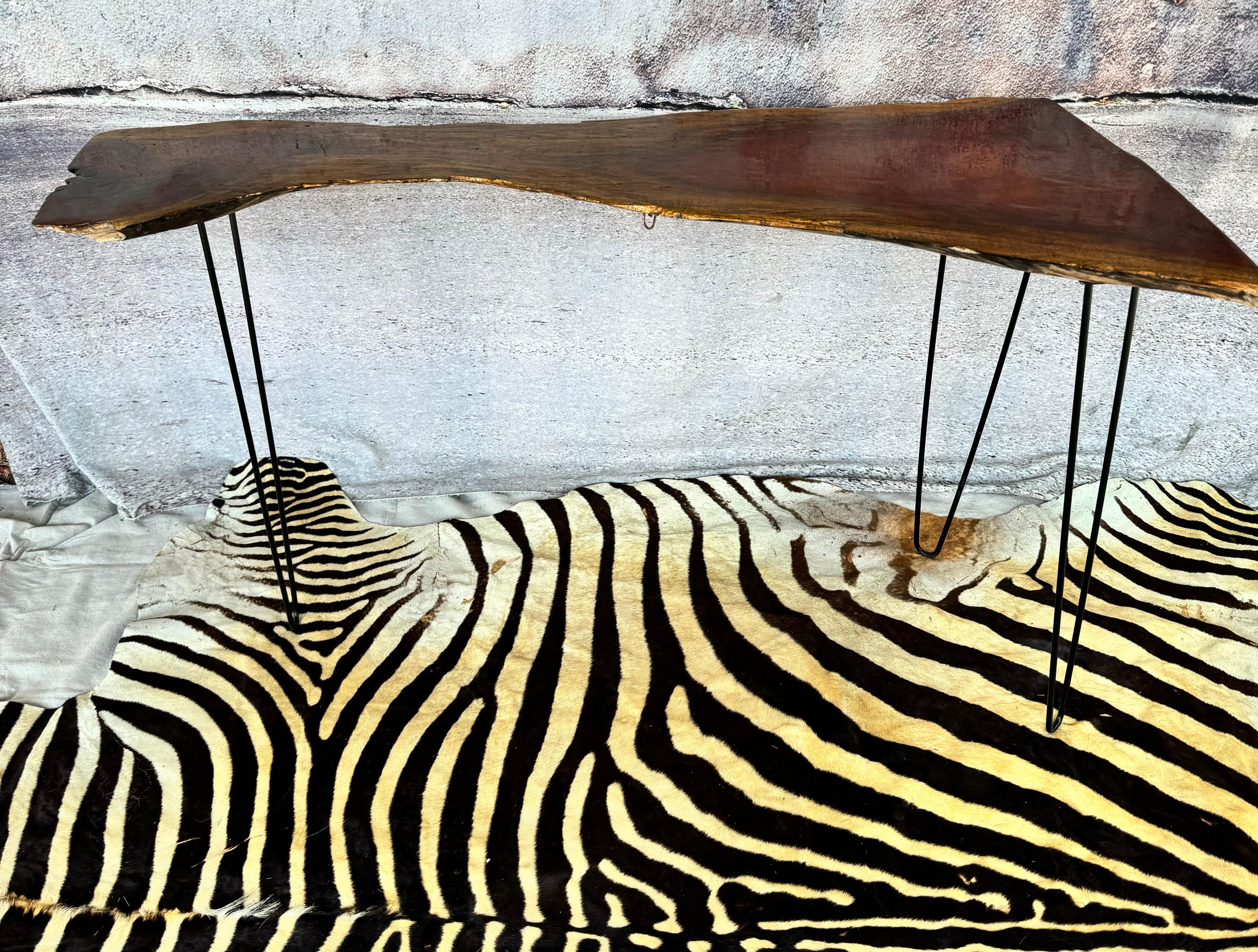 Table console Live Edge sur pieds en épingle à cheveux en vente 2