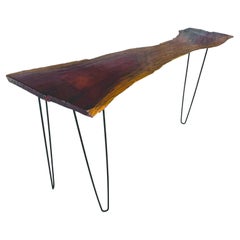Mesa consola con borde vivo y patas de horquilla