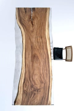 Live Edge Custom Clear Epoxy Resin Dining Table With Spider Base