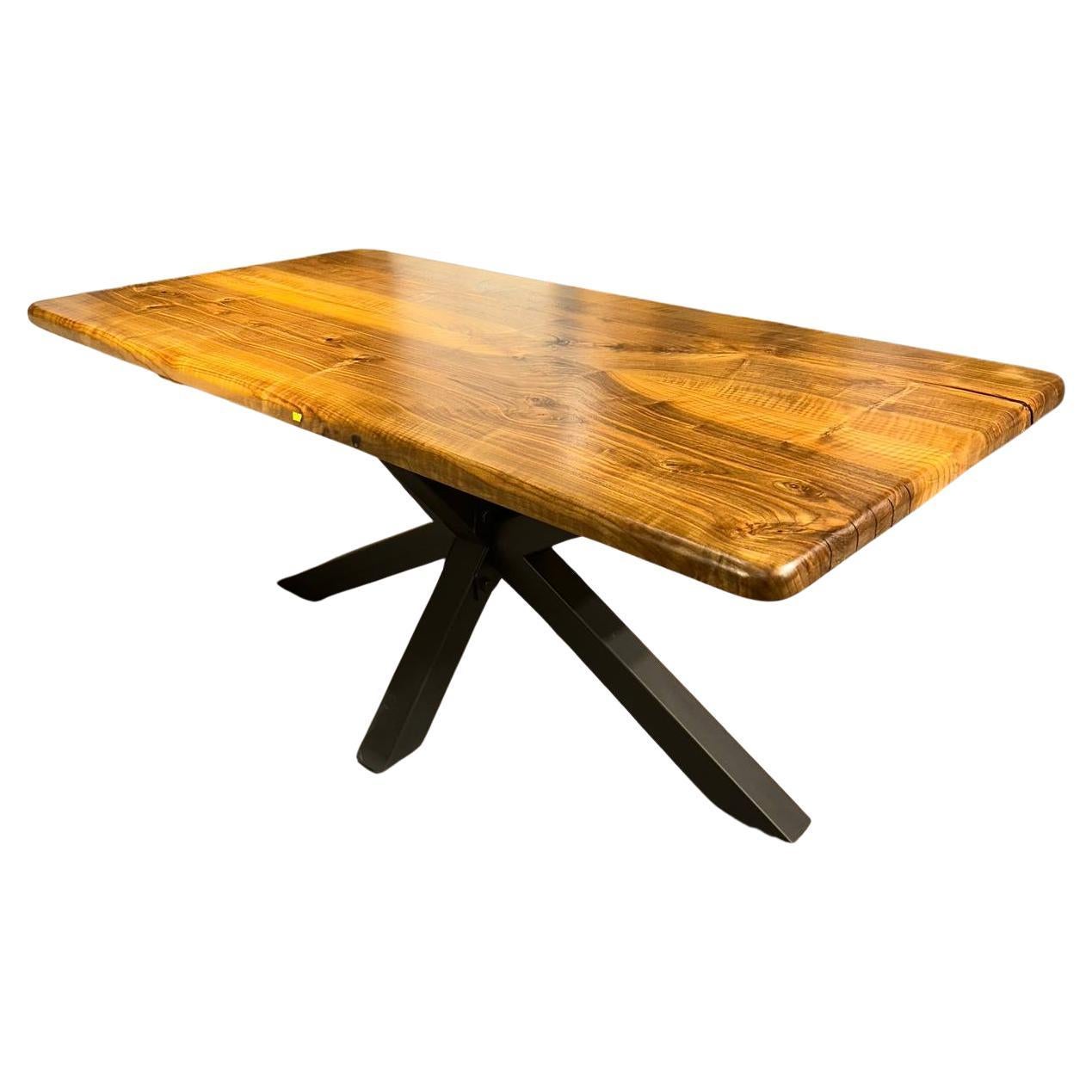 Table de salle à manger en bois de noyer naturel sur mesure Live Edge