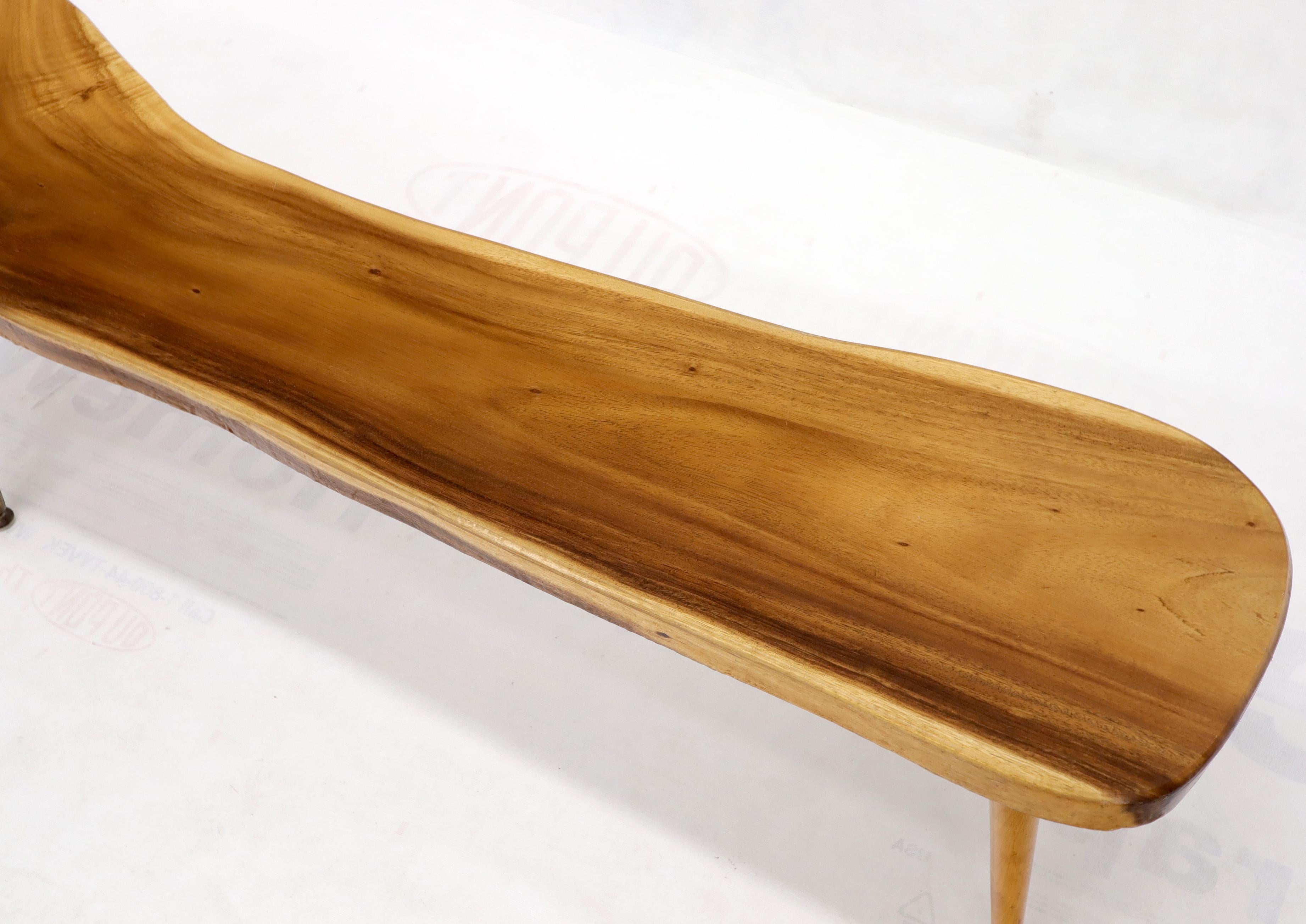 Noyer Table basse de forme organique allongée Live Edge Bench en vente